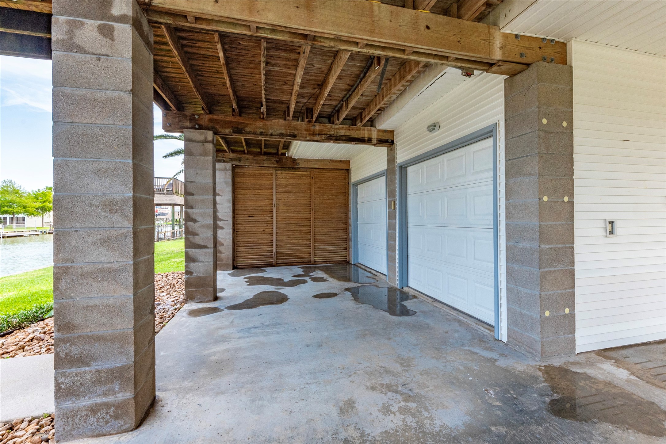 70 Tarpon Street, Bayou Vista, TX 77563