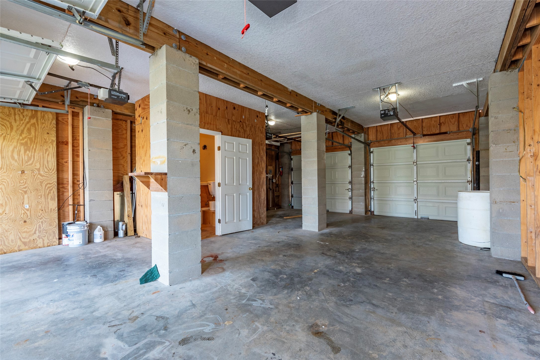 70 Tarpon Street, Bayou Vista, TX 77563