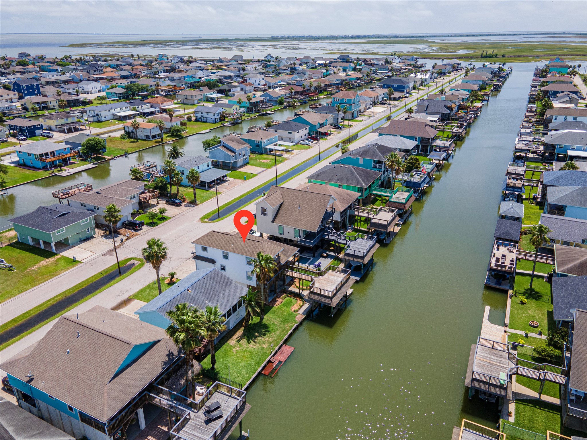 70 Tarpon Street, Bayou Vista, TX 77563