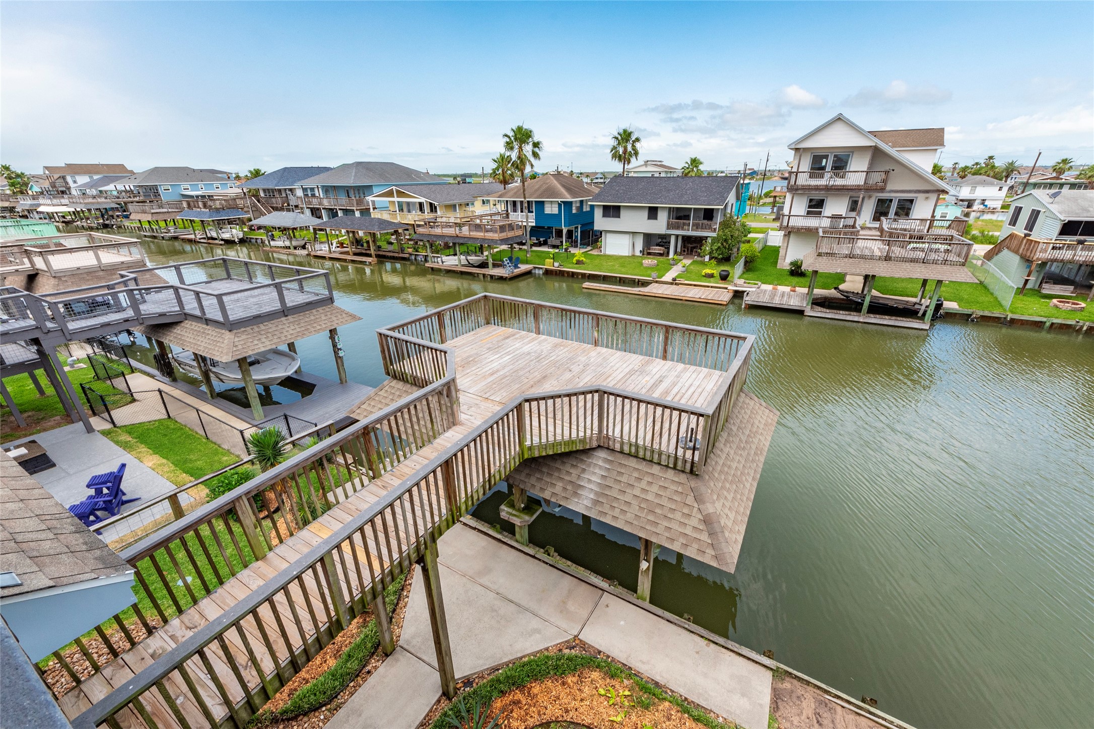 70 Tarpon Street, Bayou Vista, TX 77563
