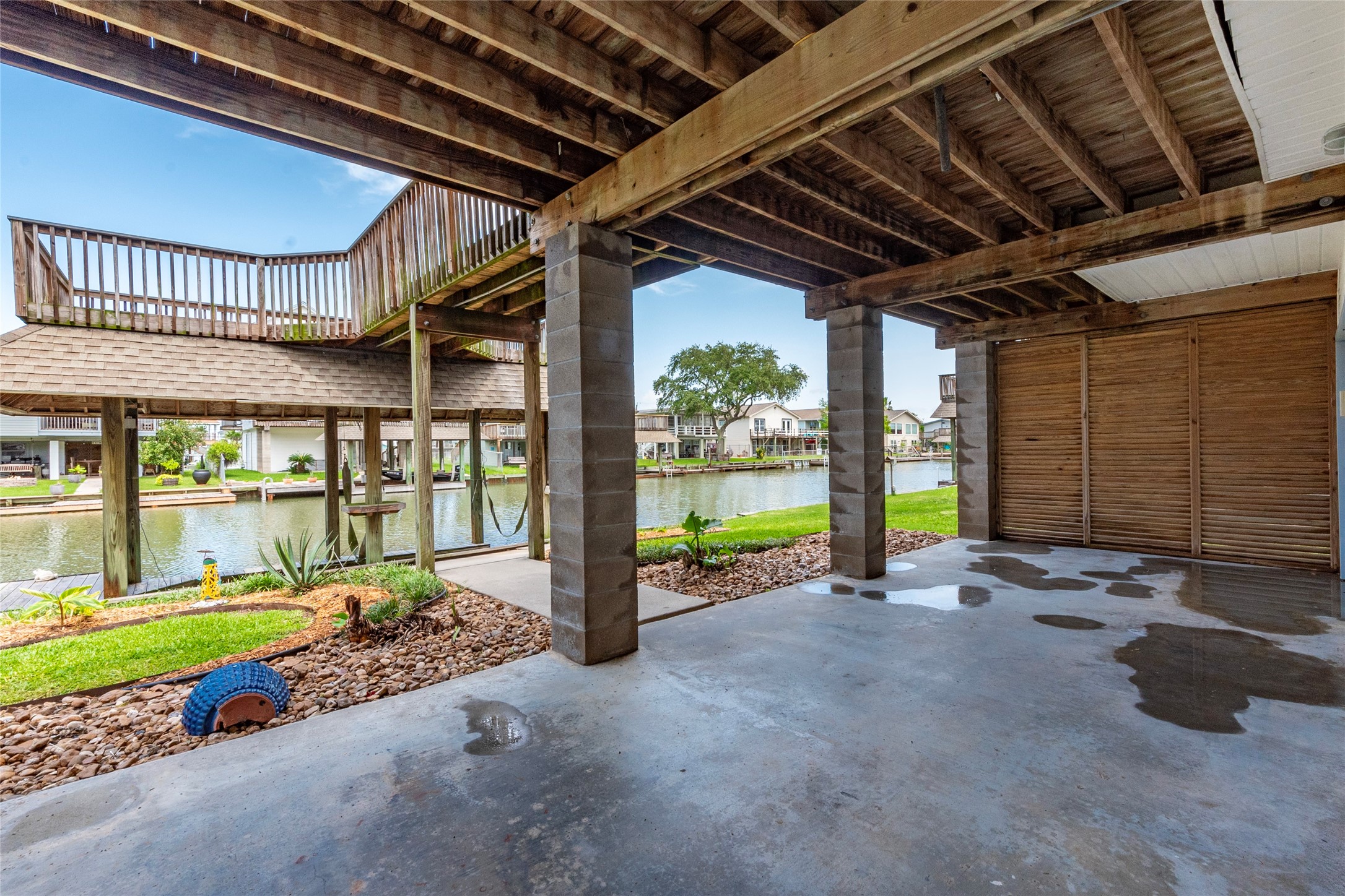 70 Tarpon Street, Bayou Vista, TX 77563