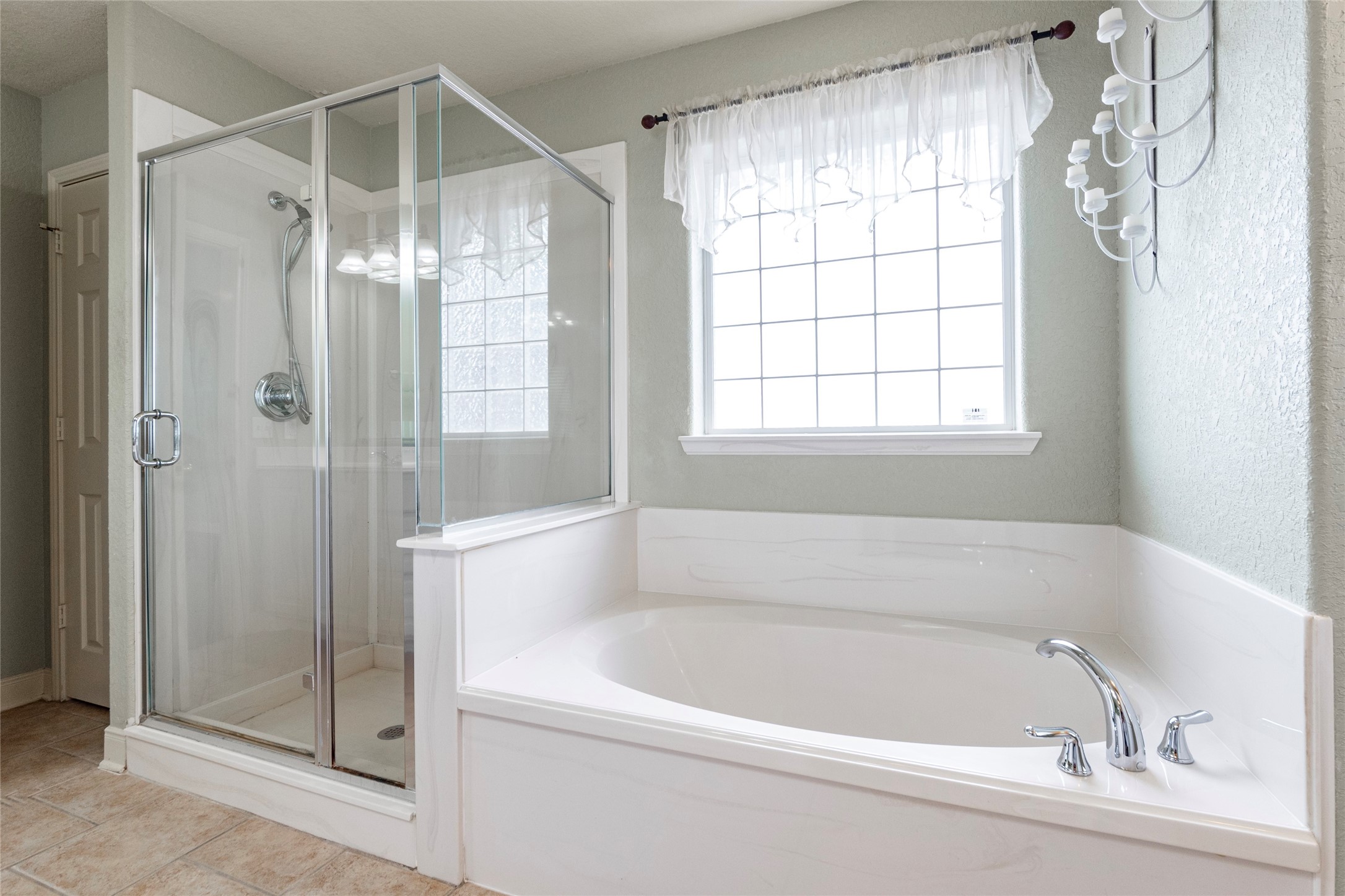70 Tarpon Street, Bayou Vista, TX 77563