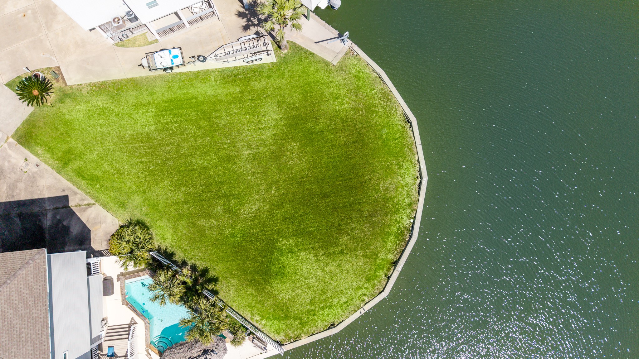 547 Sunset Circle, Tiki Island, TX 77554