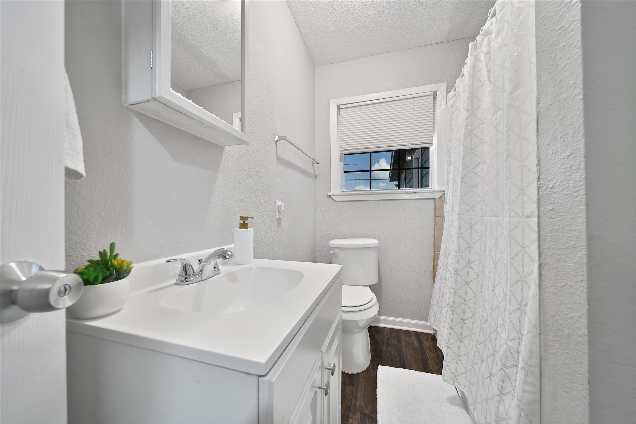 Secondary Bath
