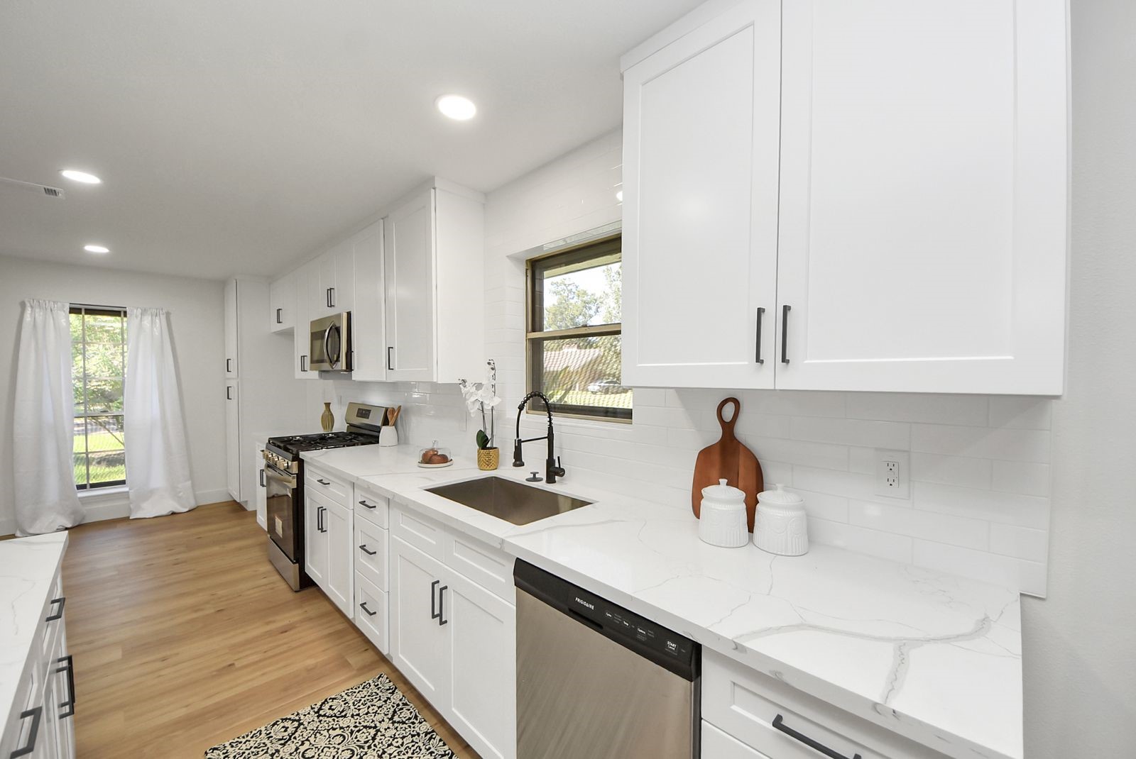 Plenty of space for kitchen storage.