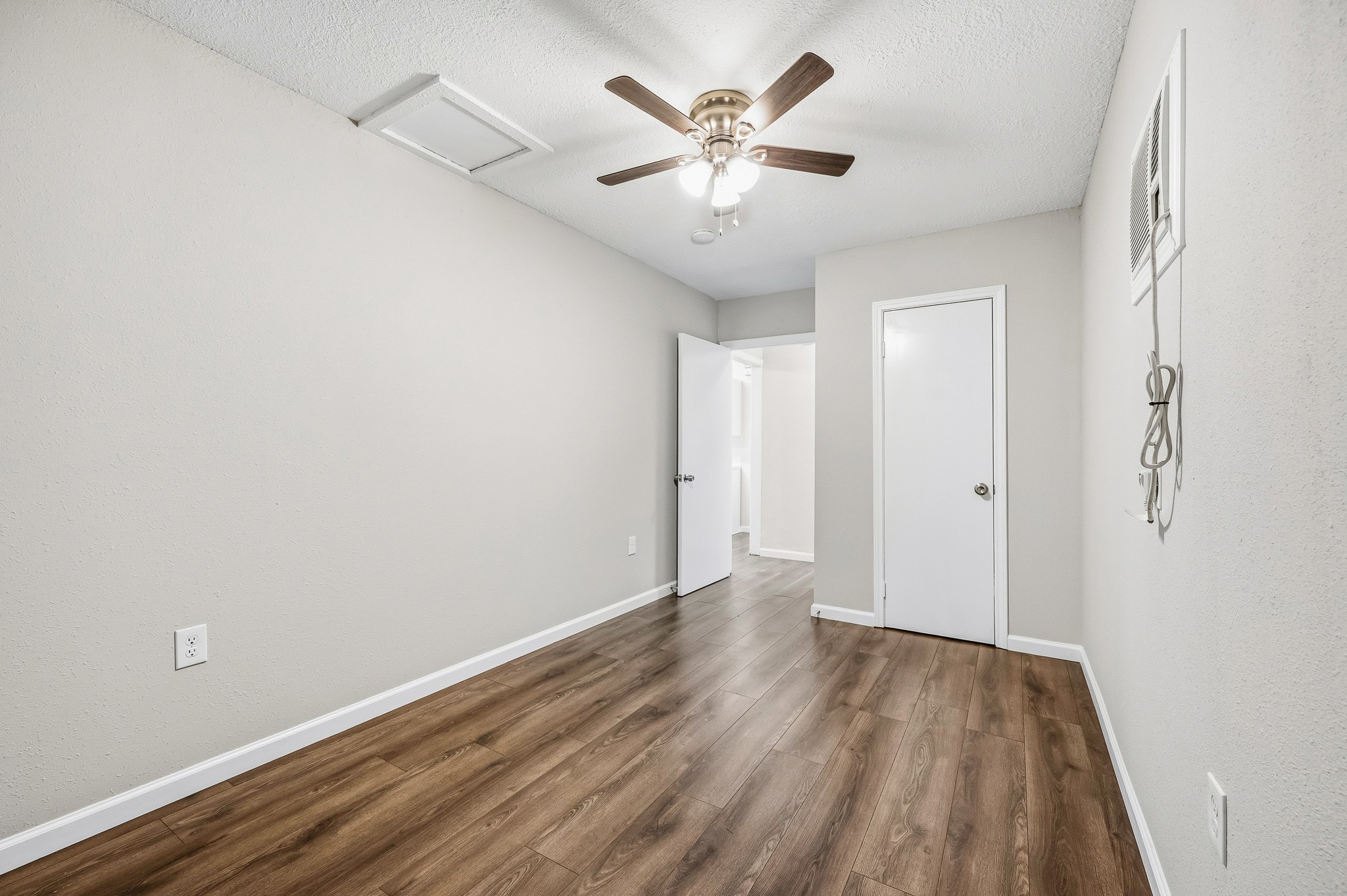 4916 Yale Street, Houston, TX 77022