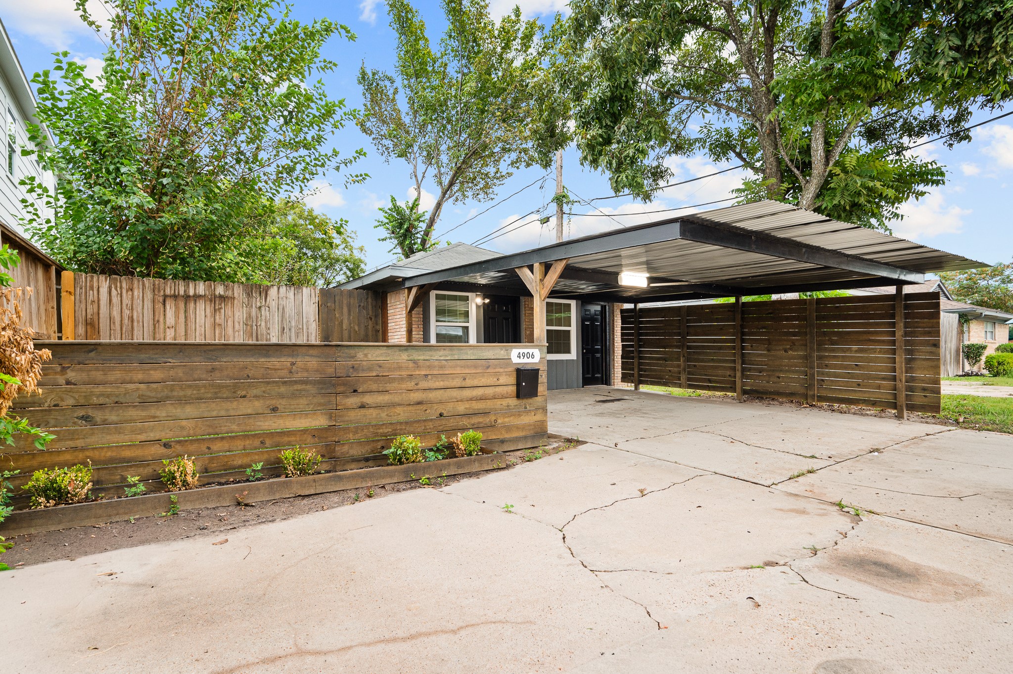 4916 Yale Street, Houston, TX 77022