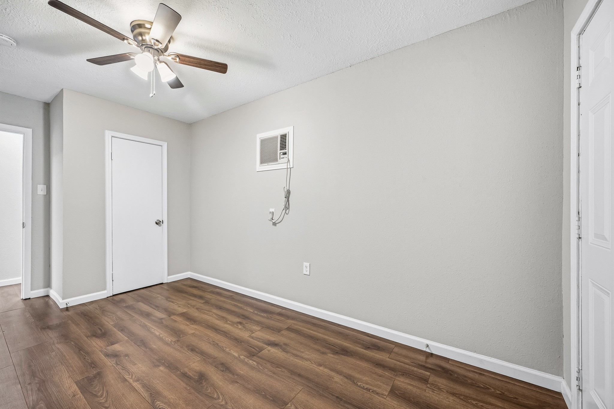 4916 Yale Street, Houston, TX 77022