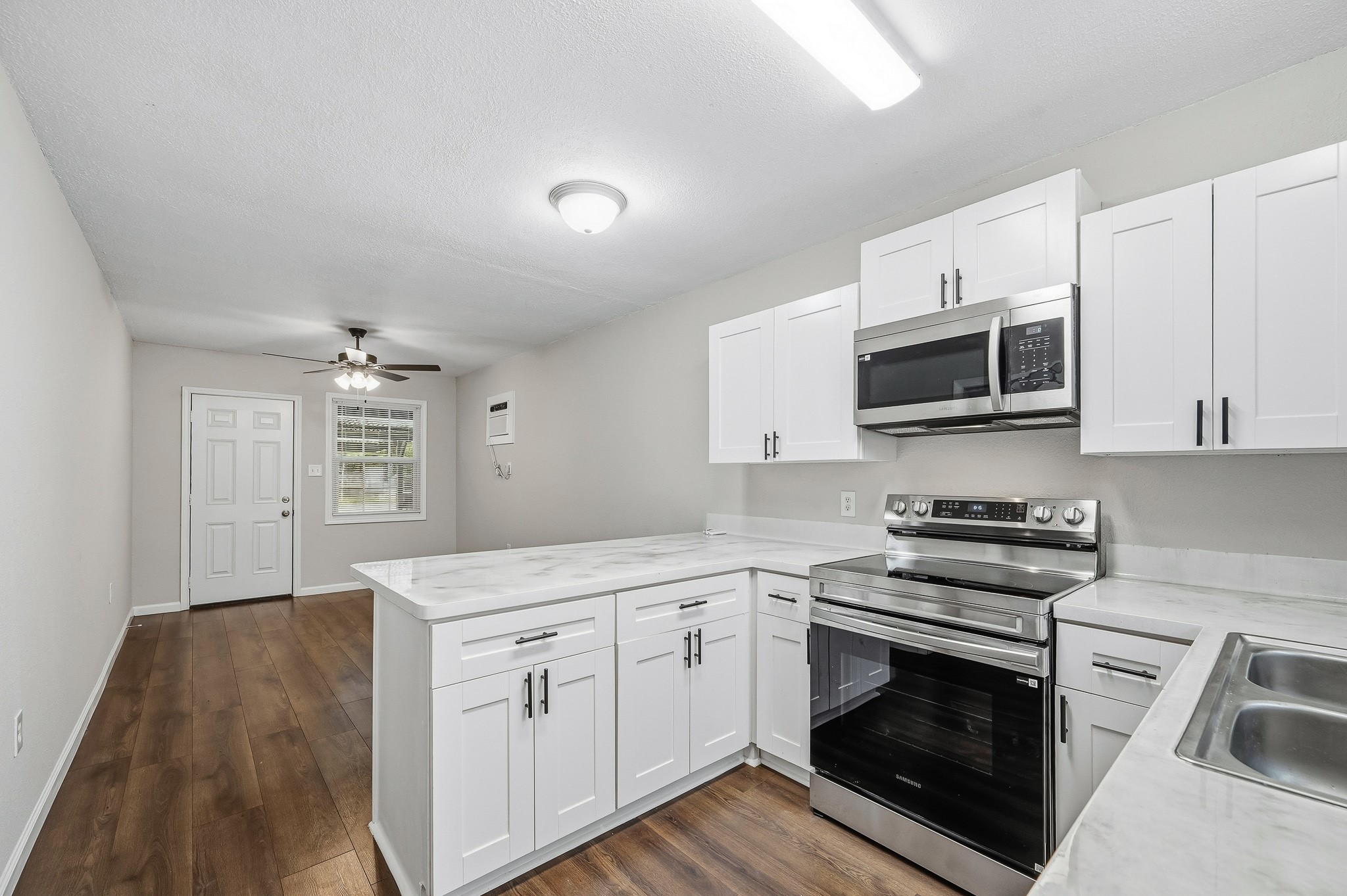 4916 Yale Street, Houston, TX 77022