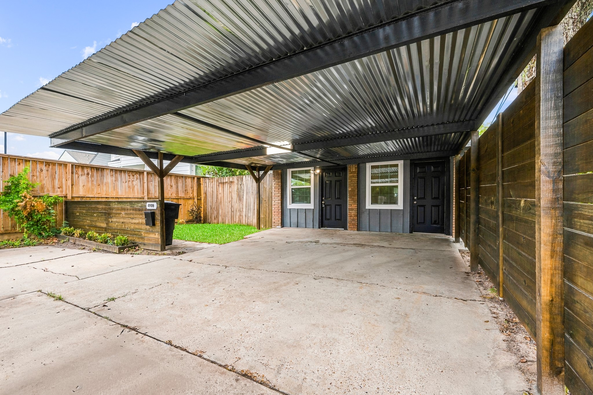 4916 Yale Street, Houston, TX 77022