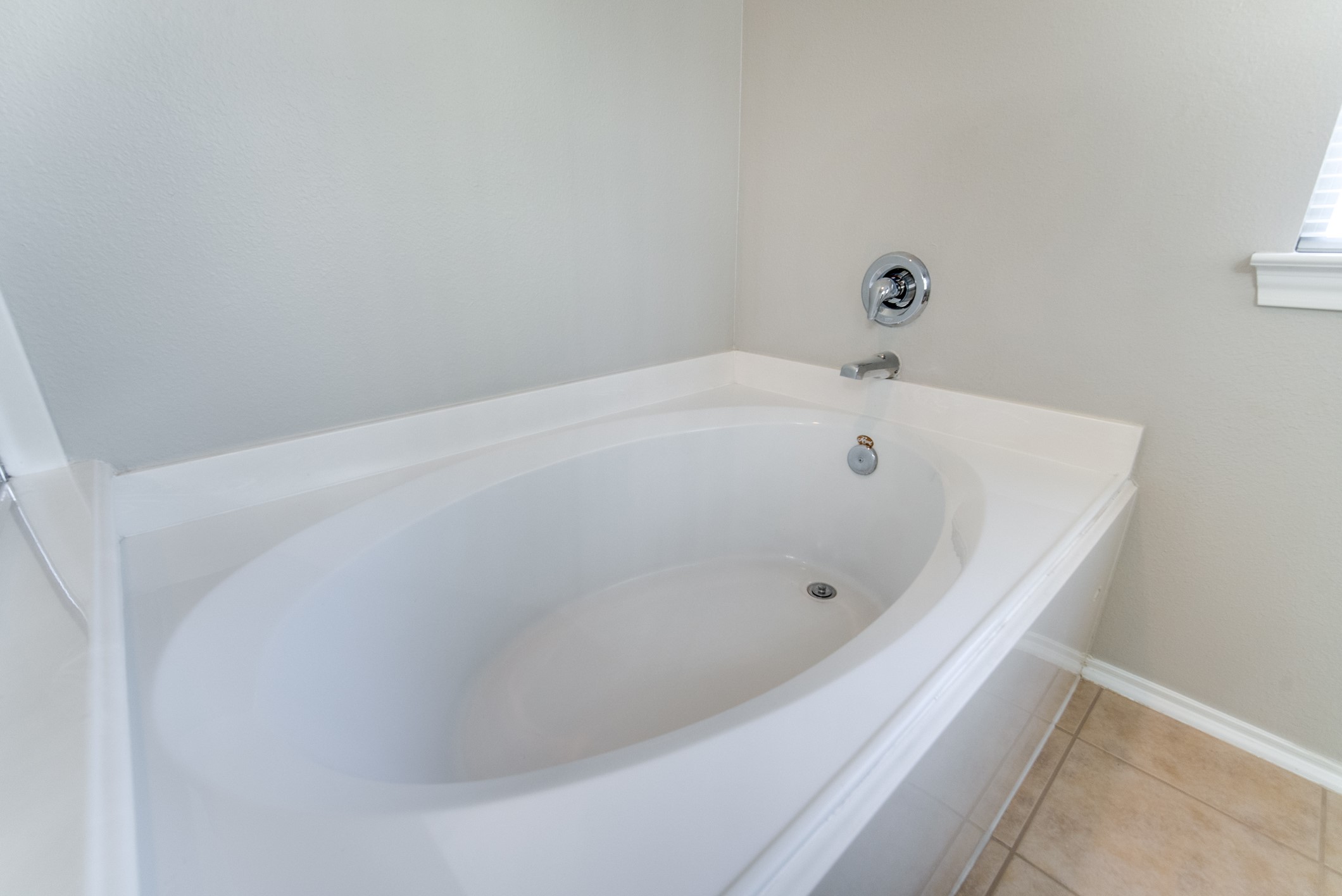 Oversized soaking tub