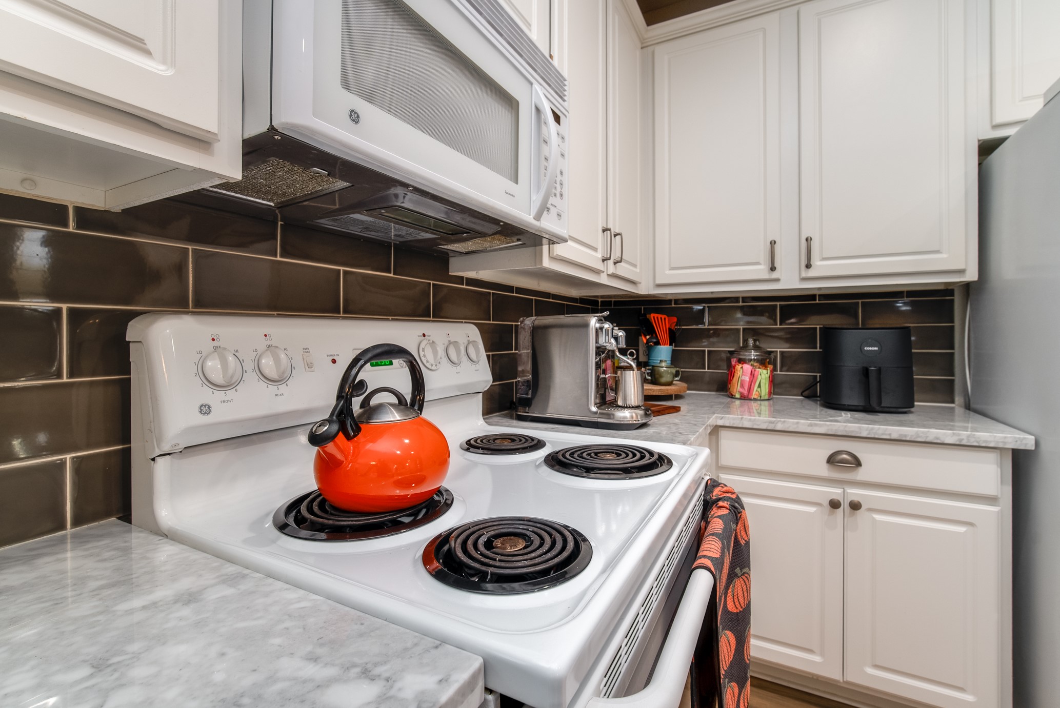 Updated countertop and backsplash