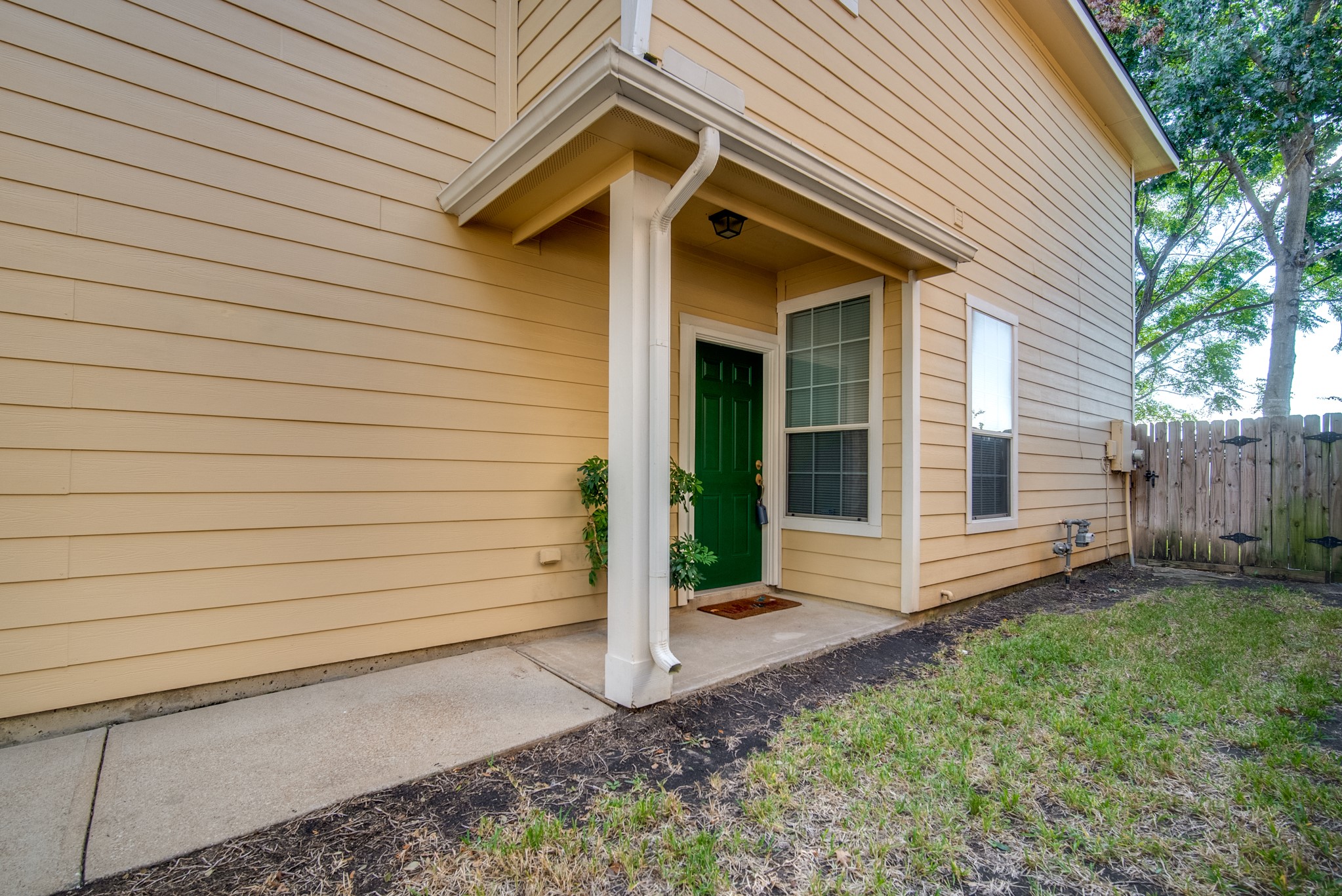 Front patio and entry way
