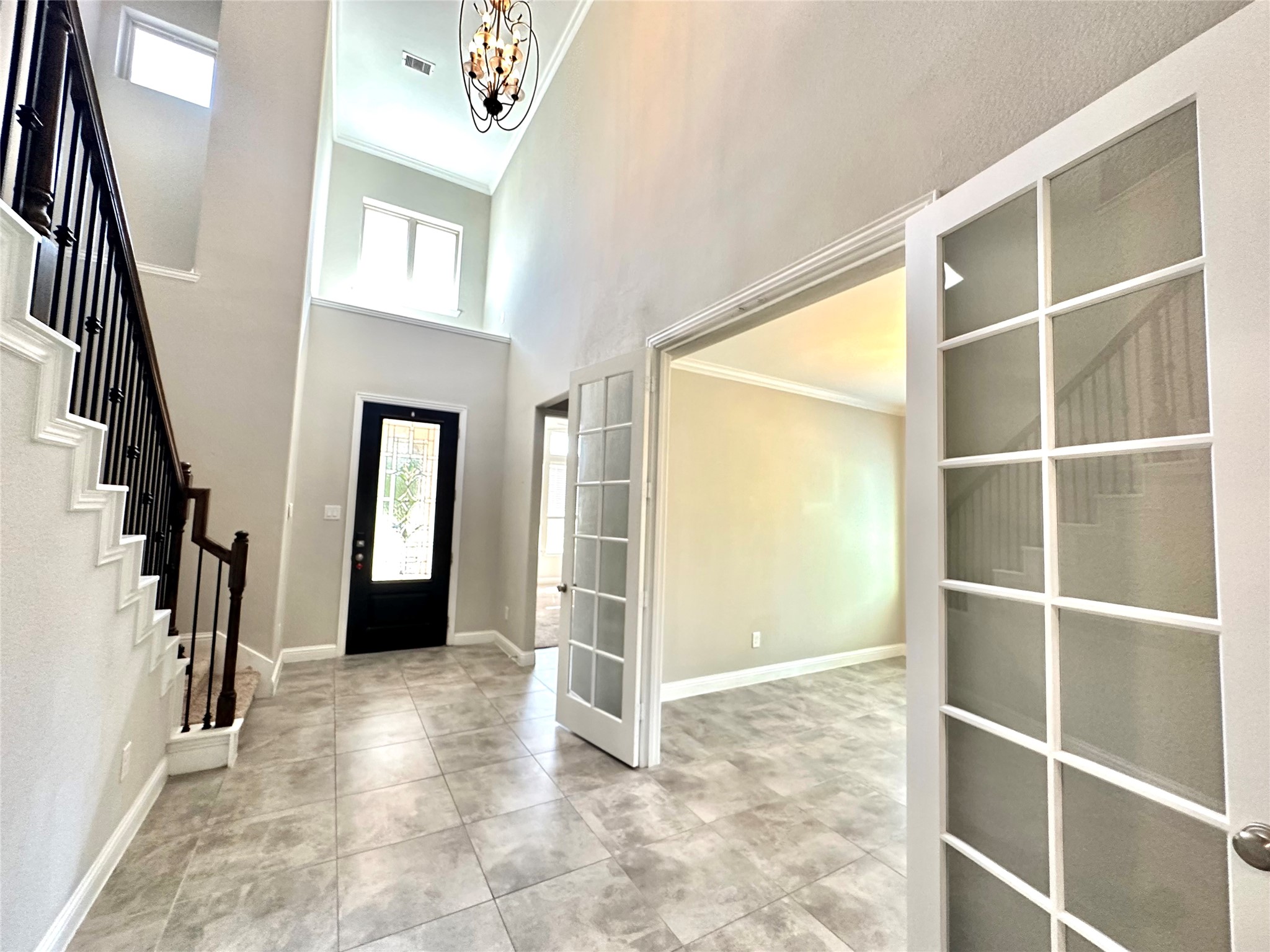 High ceilings and beautiful entry hall. High ceilings and beautiful entry hall.
