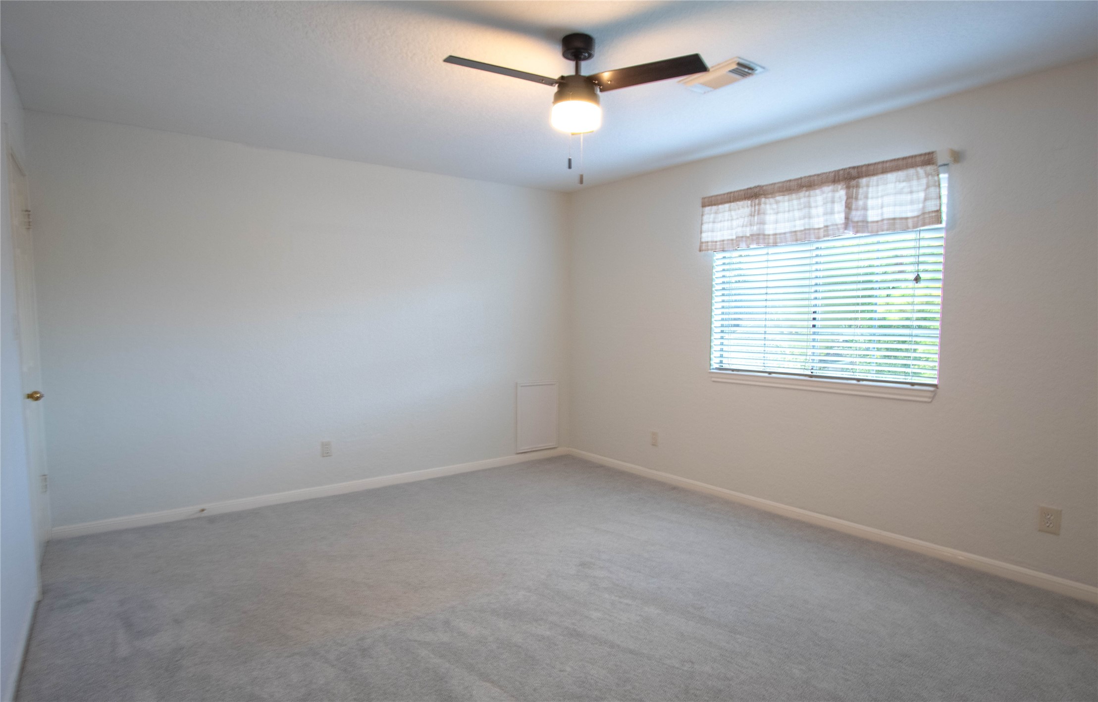 4700 Broadmoor Drive, League City, TX 77573