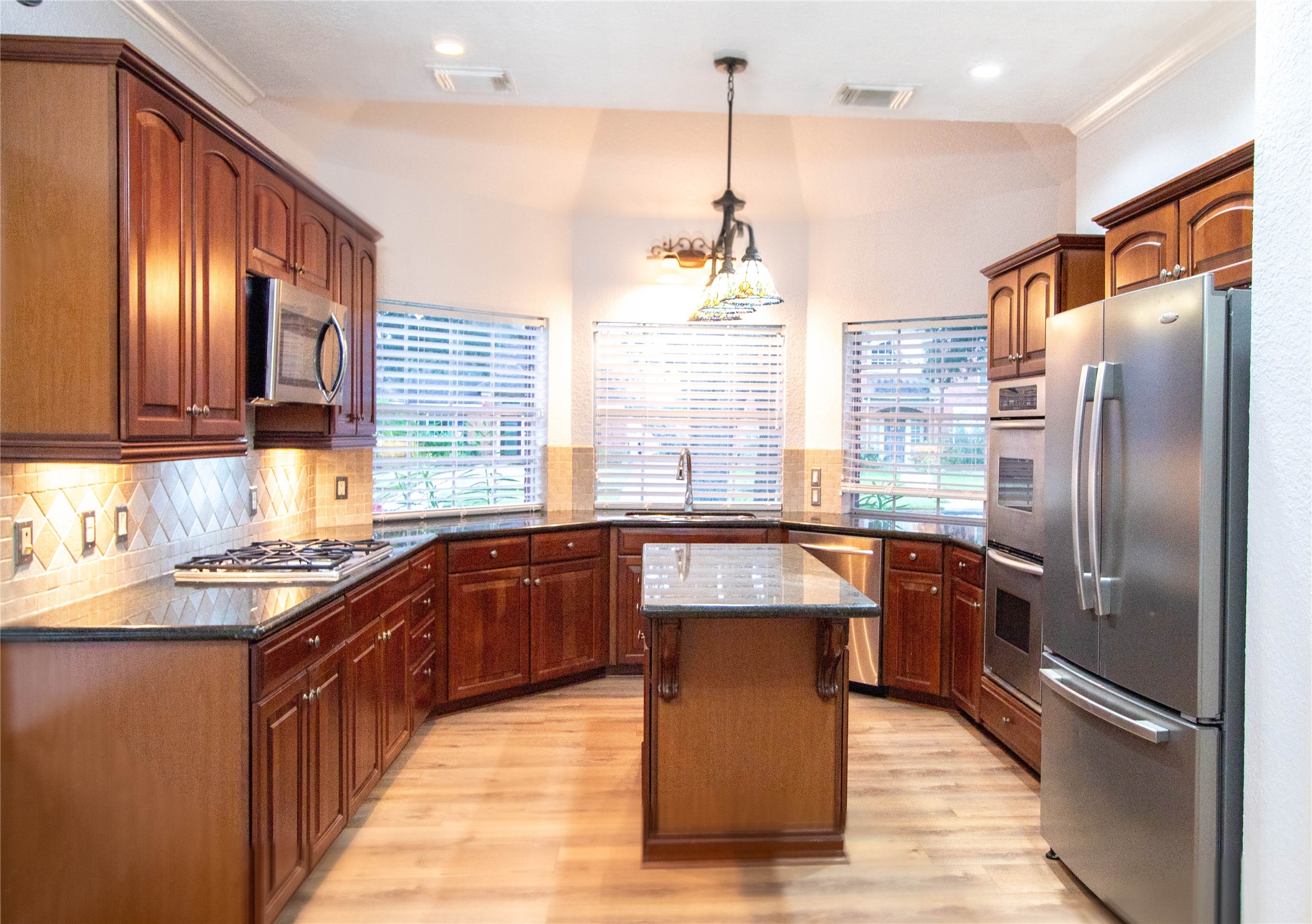4700 Broadmoor Drive, League City, TX 77573