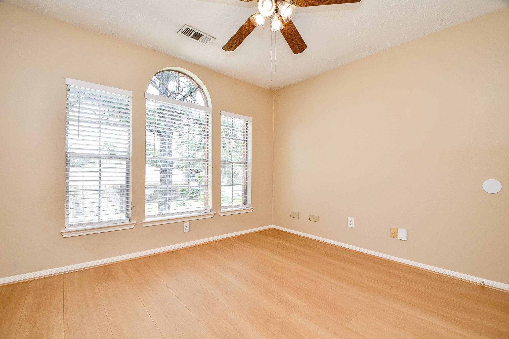 11707 Turtle Lake Drive, Houston, TX 77064