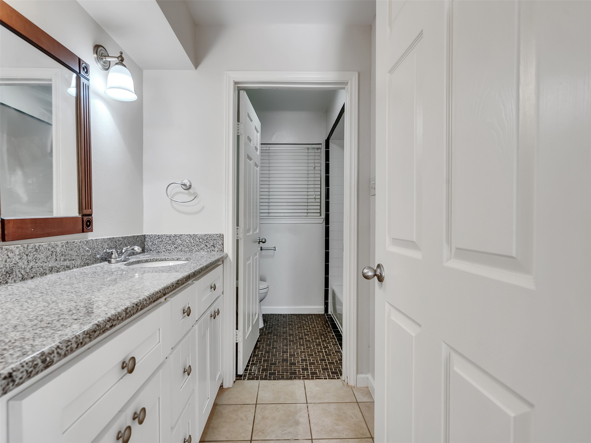 3015 Inwood Drive, Dickinson, TX 77539