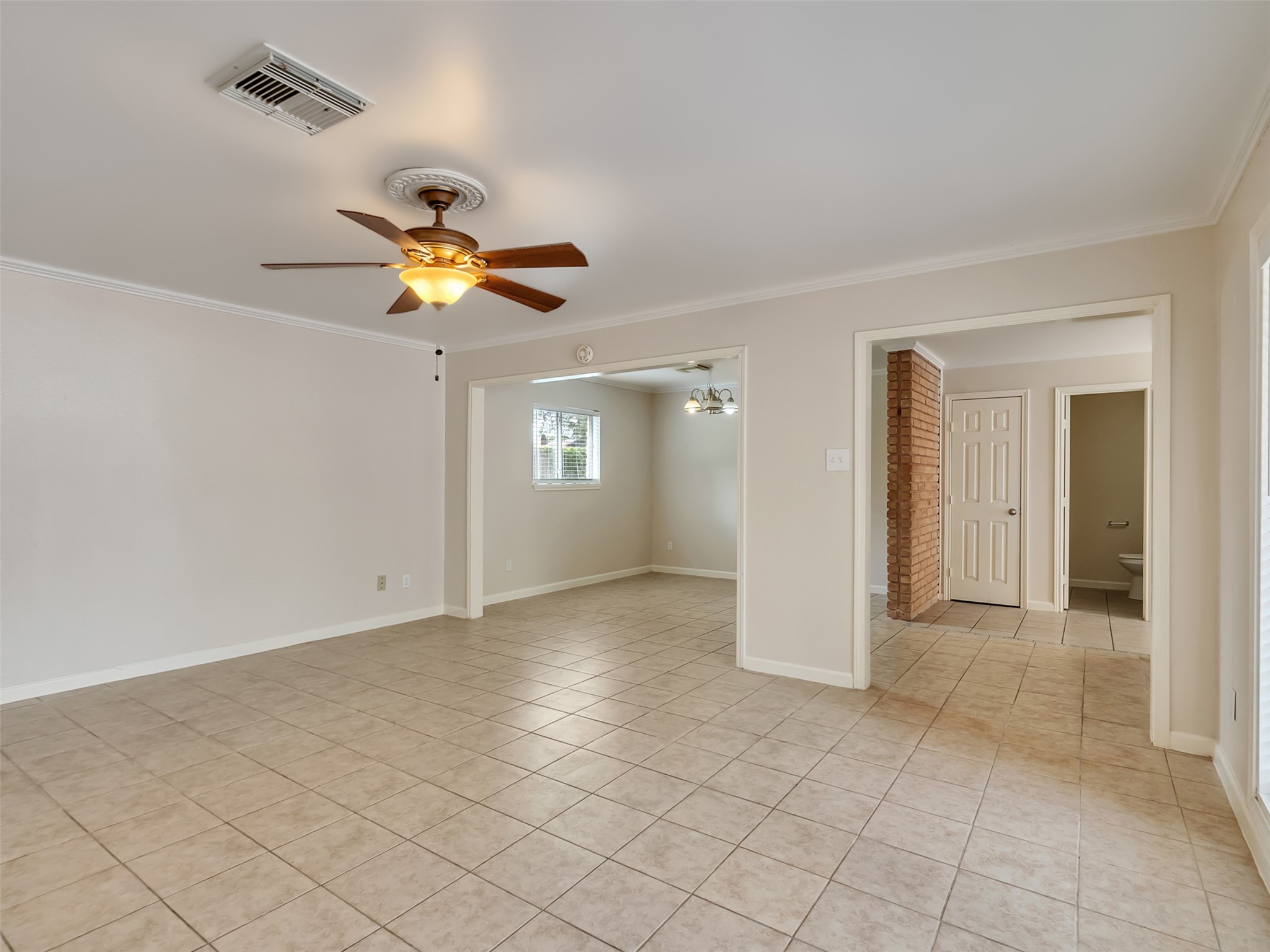 3015 Inwood Drive, Dickinson, TX 77539