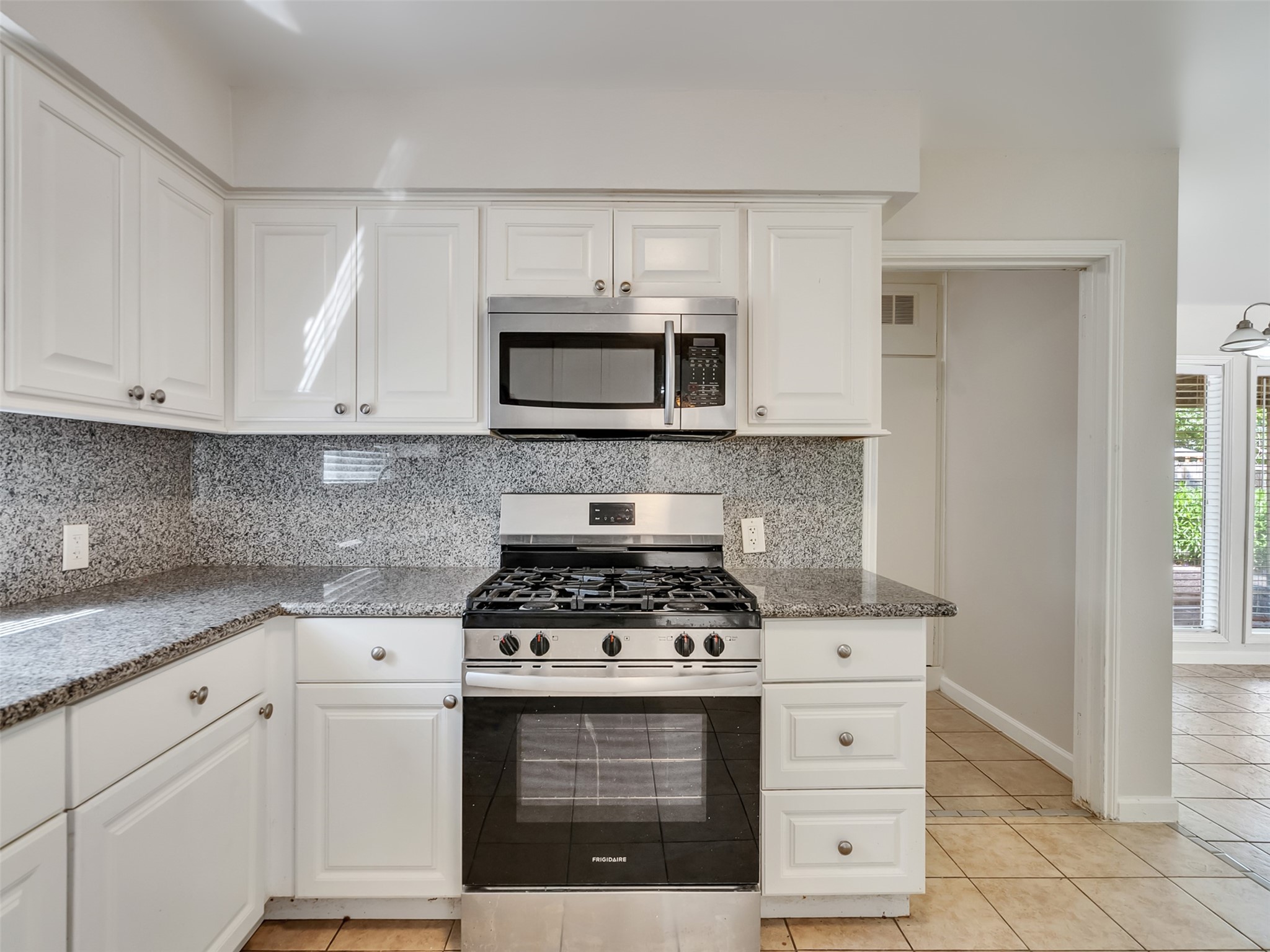 3015 Inwood Drive, Dickinson, TX 77539