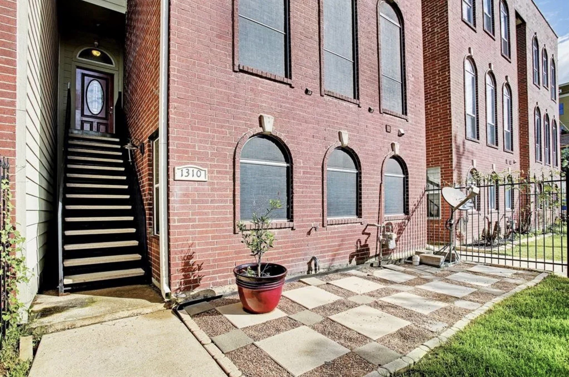 1310 Emancipation Avenue, Houston, TX 77003