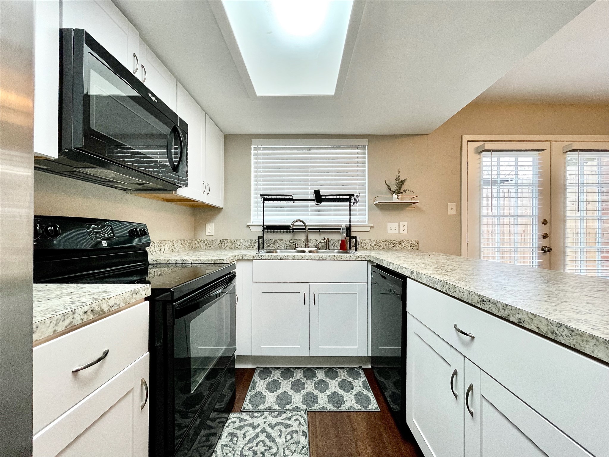 11525 Beechnut Street, Houston, TX 77072