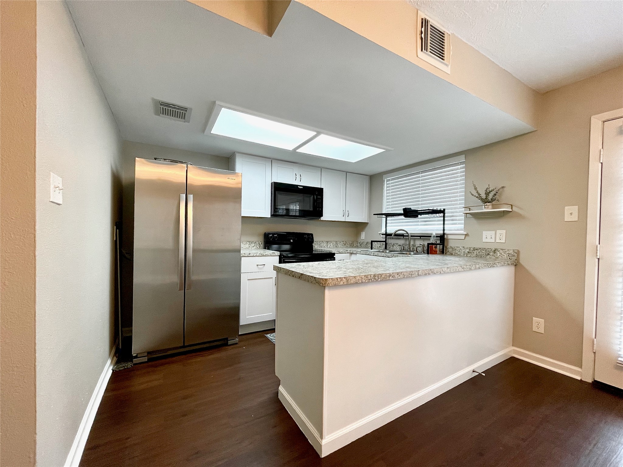 11525 Beechnut Street, Houston, TX 77072