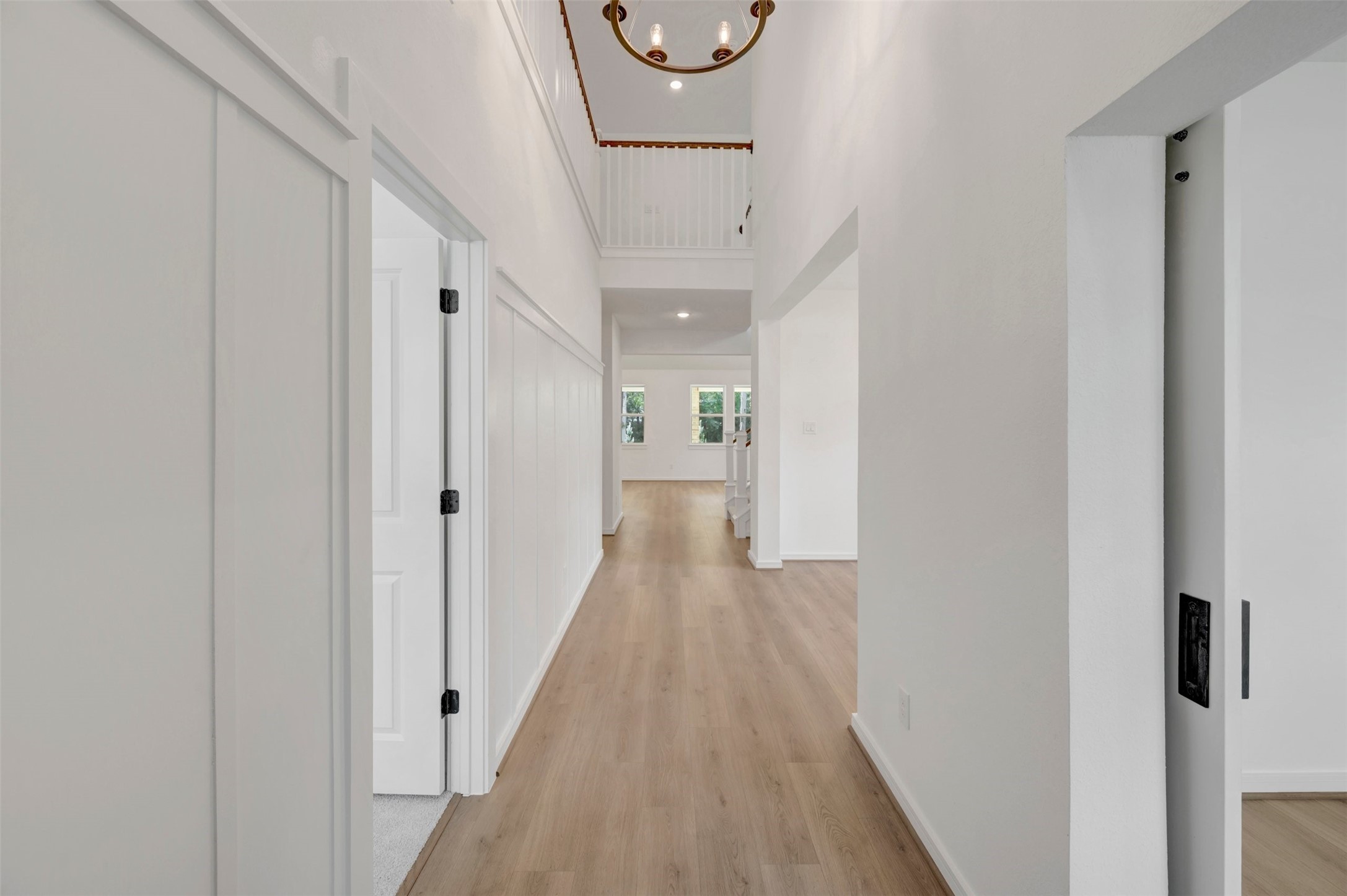 Inviting foyer (*Photo not of actual home and used for illustration purposes only. Colors/finishes may differ from the ones currently selected in the home.)
