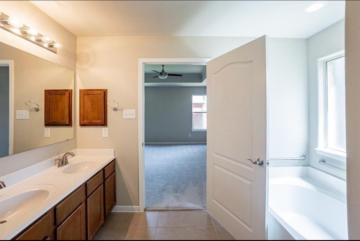 1111 Desert Springs Lane, Rosenberg, TX 77471