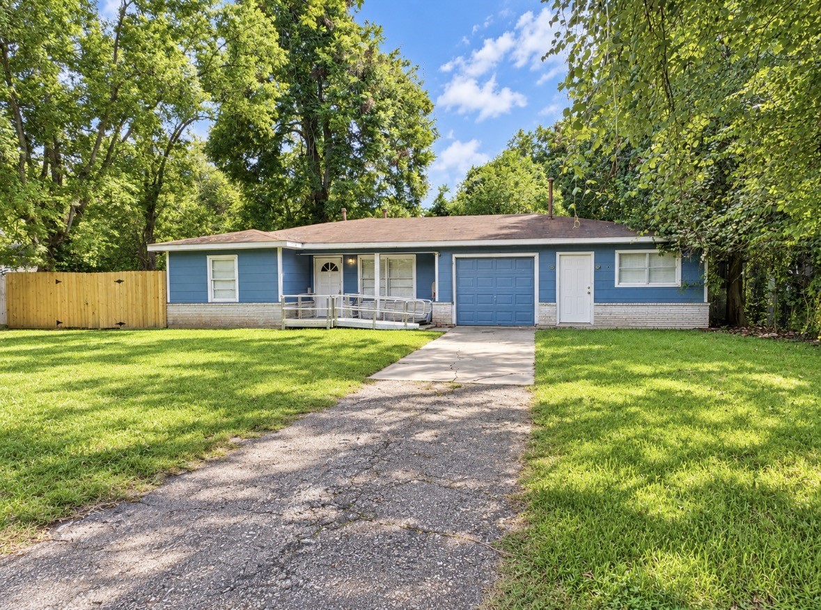 11929 15th Street, Santa Fe, TX 77510 11929 15th Street, Santa Fe, TX 77510
