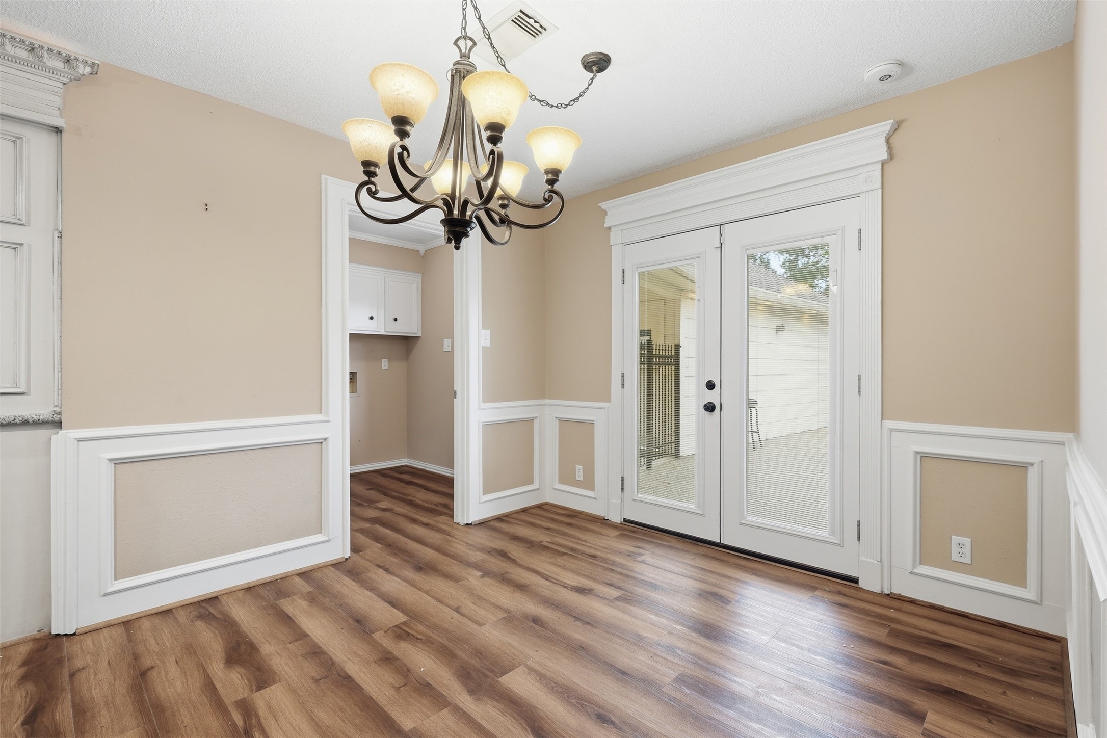 Bright breakfast room offers the perfect place to enjoy your morning coffee while overlooking the backyard.