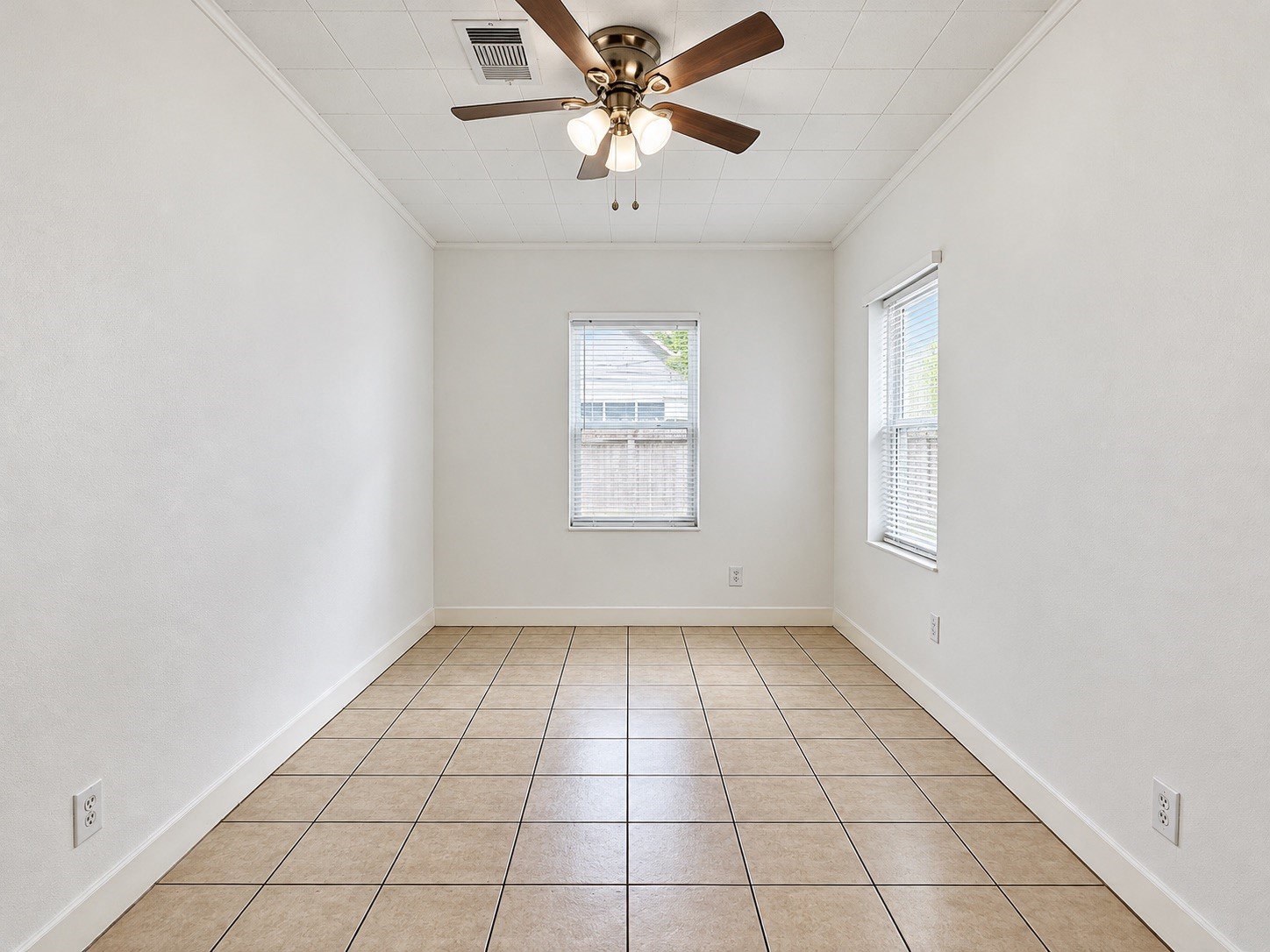 416 W Brazos Avenue, West Columbia, TX 77486