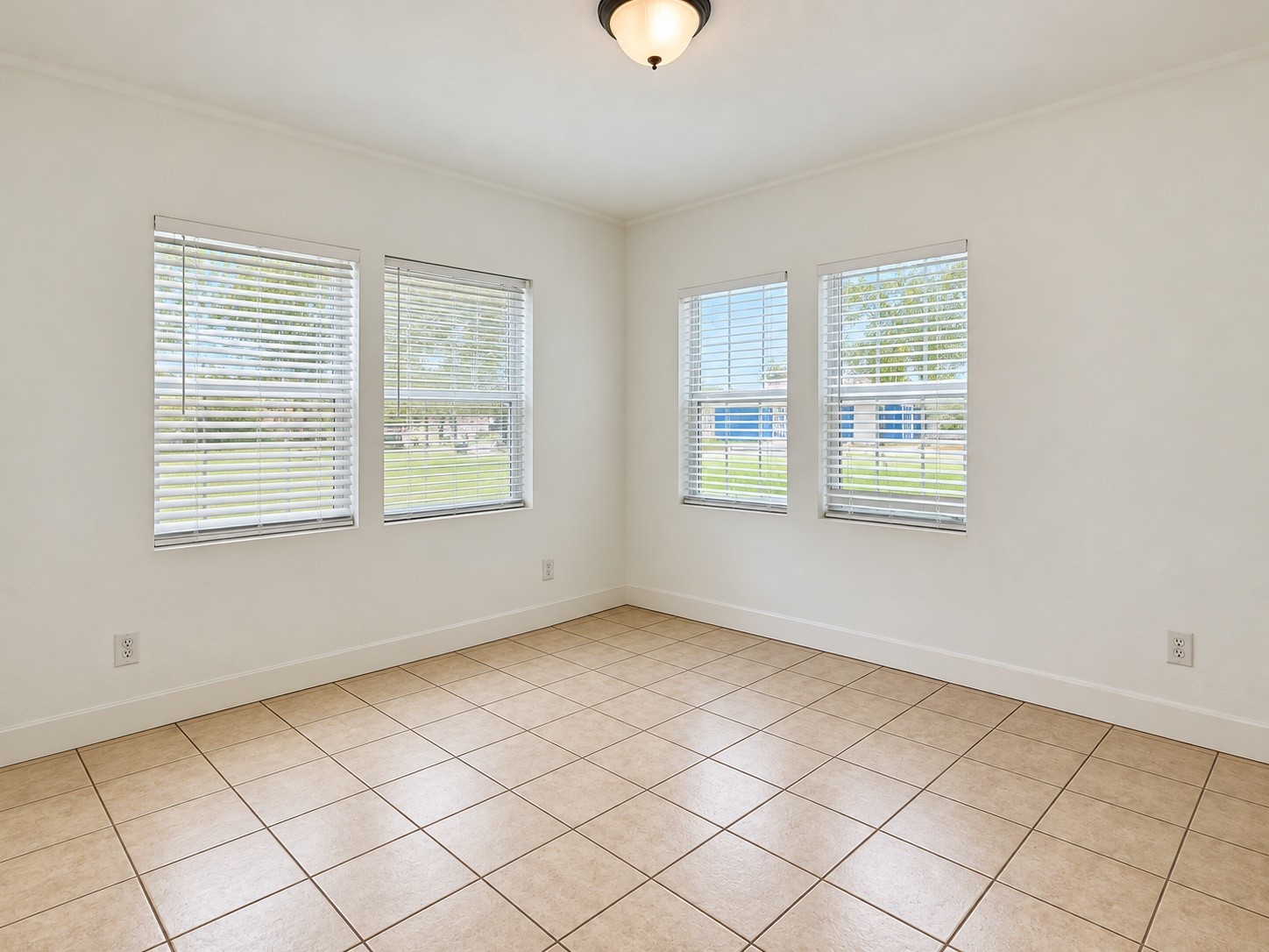 416 W Brazos Avenue, West Columbia, TX 77486