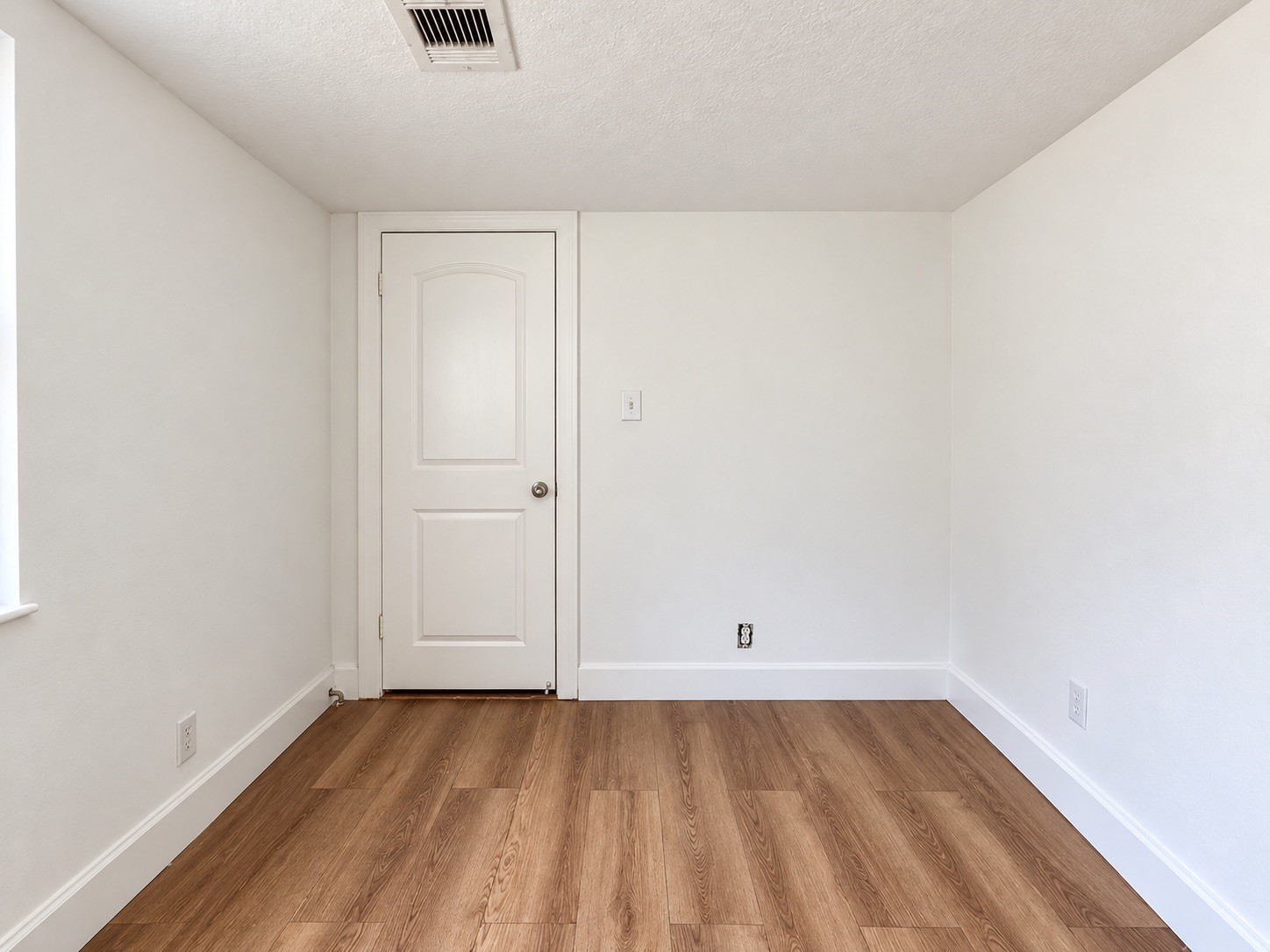 416 W Brazos Avenue, West Columbia, TX 77486