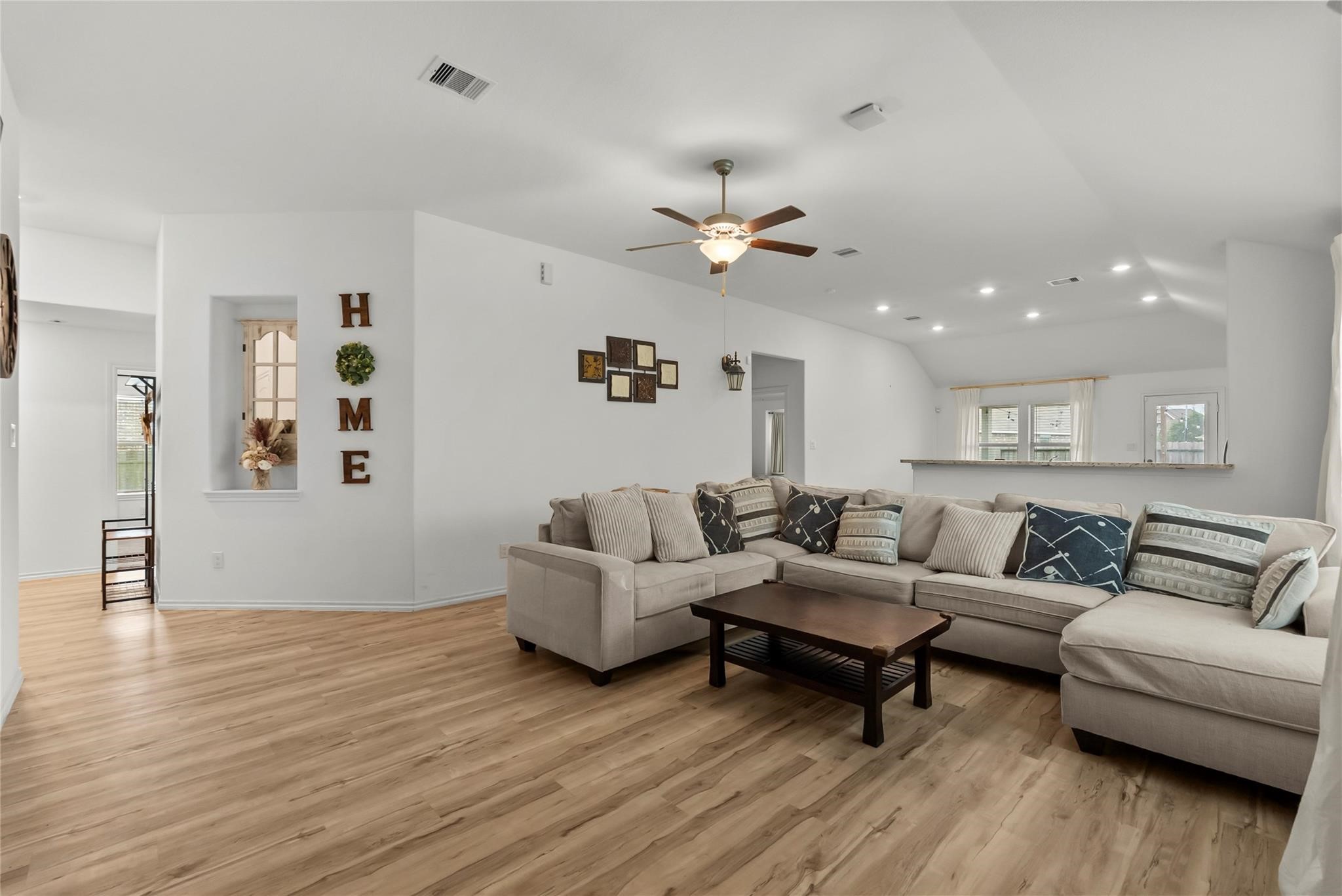 4331 Oakdale Mist Drive, Dickinson, TX 77539