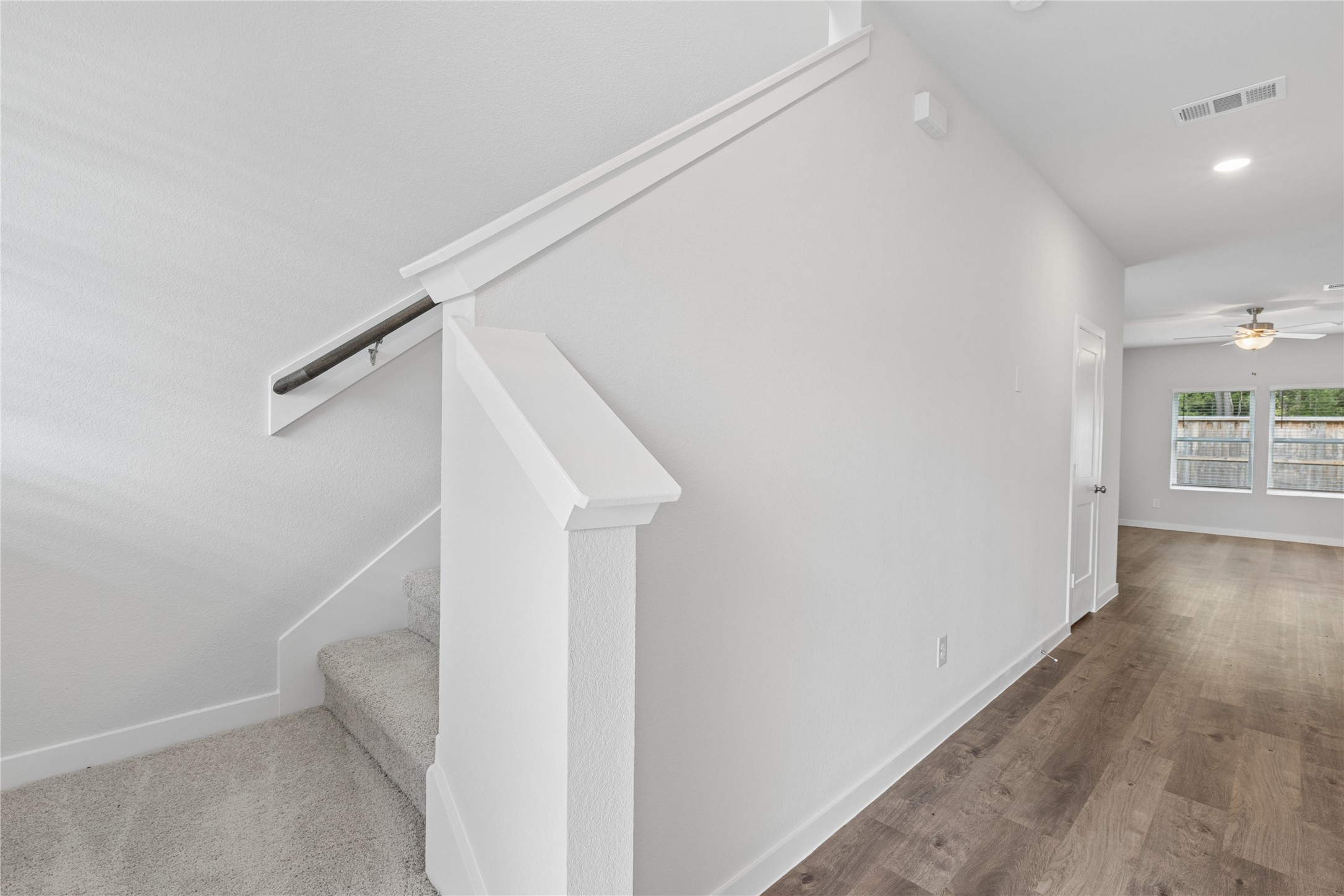Experience the seamless flow of modern living with this open floor plan, perfect for entertaining and everyday comfort. Experience the seamless flow of modern living with this open floor plan, perfect for entertaining and everyday comfort.