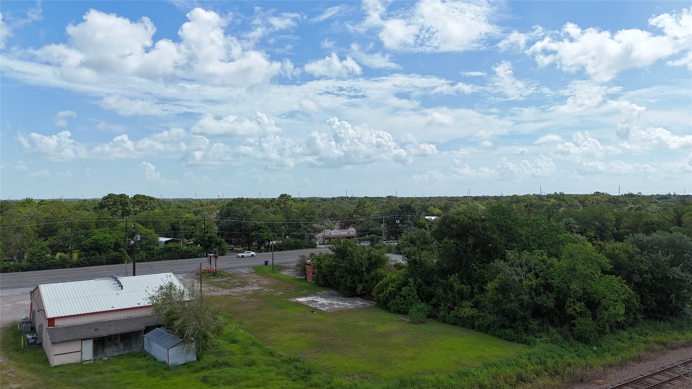 8507 Highway 6, Hitchcock, TX 77563