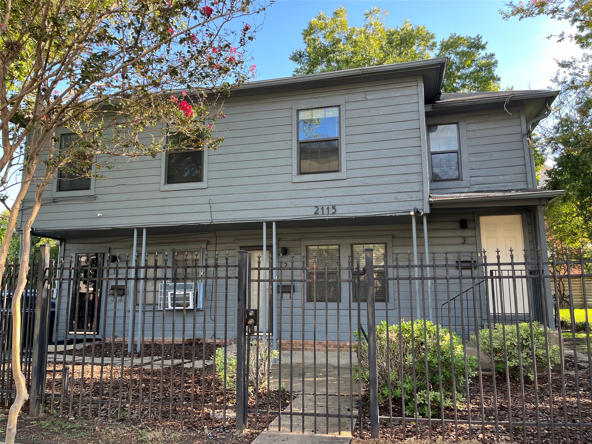 2115 Holman Street, Houston, TX 77004 2115 Holman Street, Houston, TX 77004