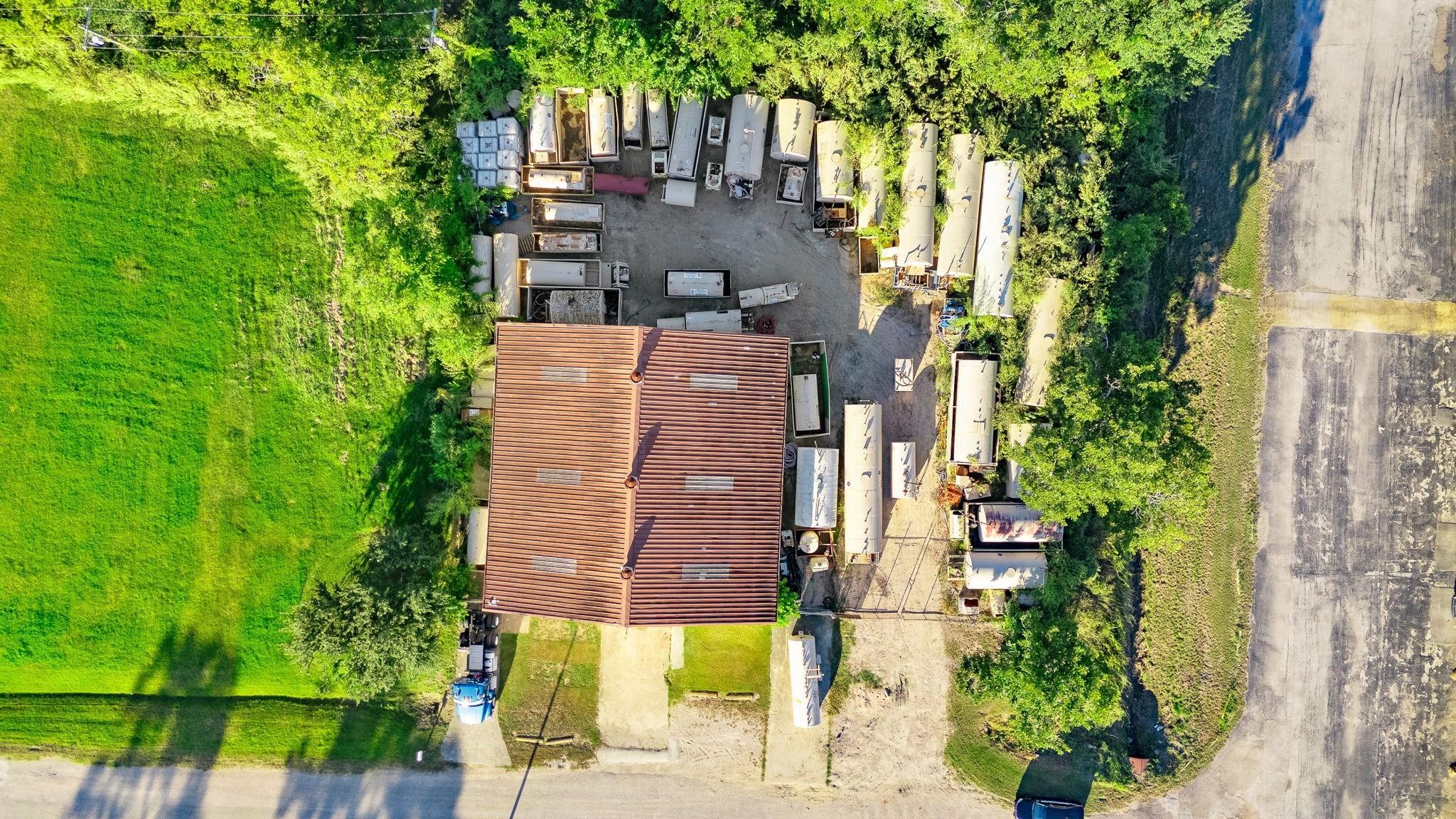 3,800 sf Building 3,800 sf Building