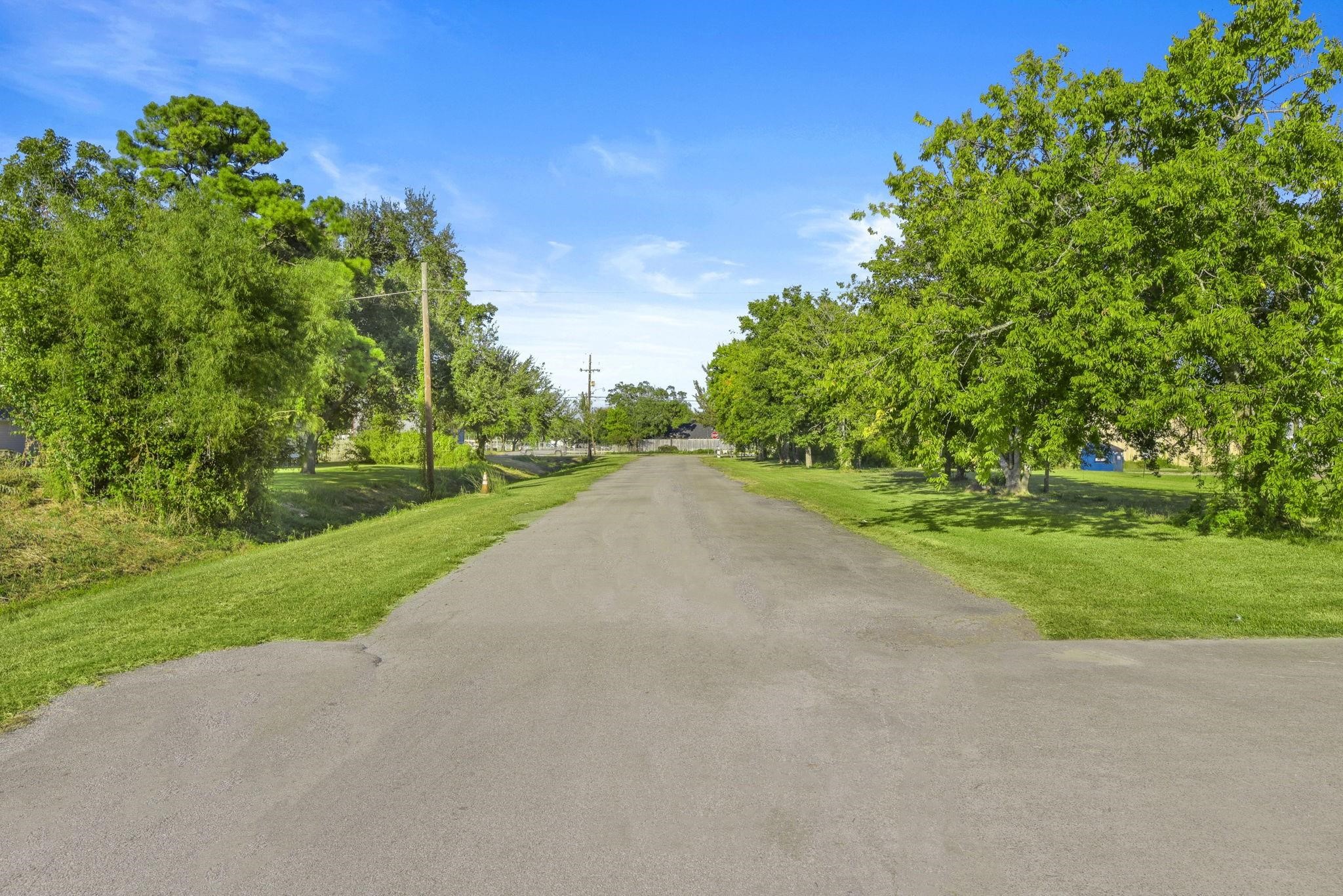 2401 Termini Street, Dickinson, TX 77539