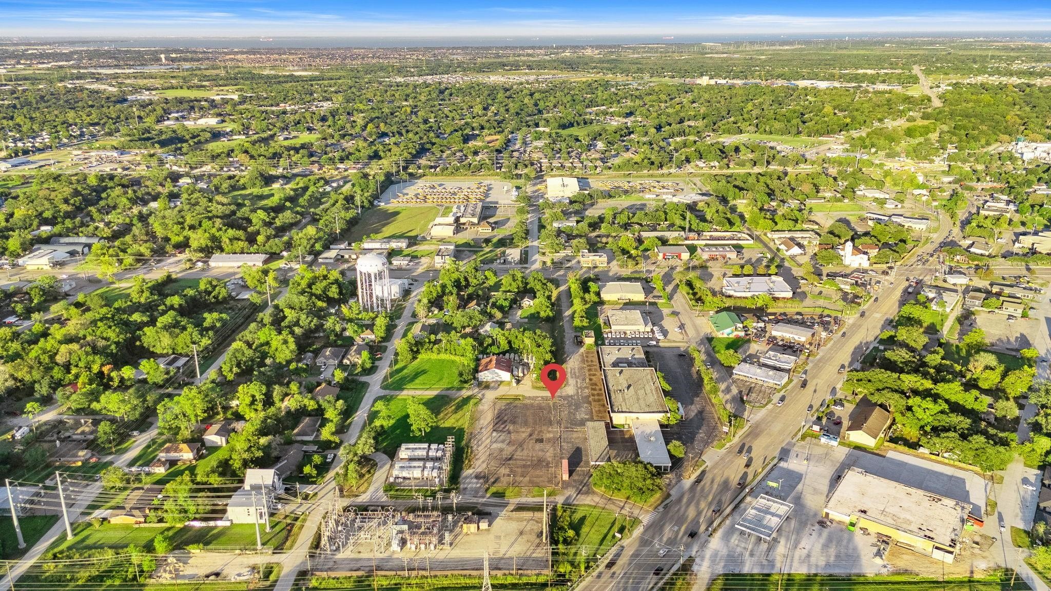 2401 Termini Street, Dickinson, TX 77539