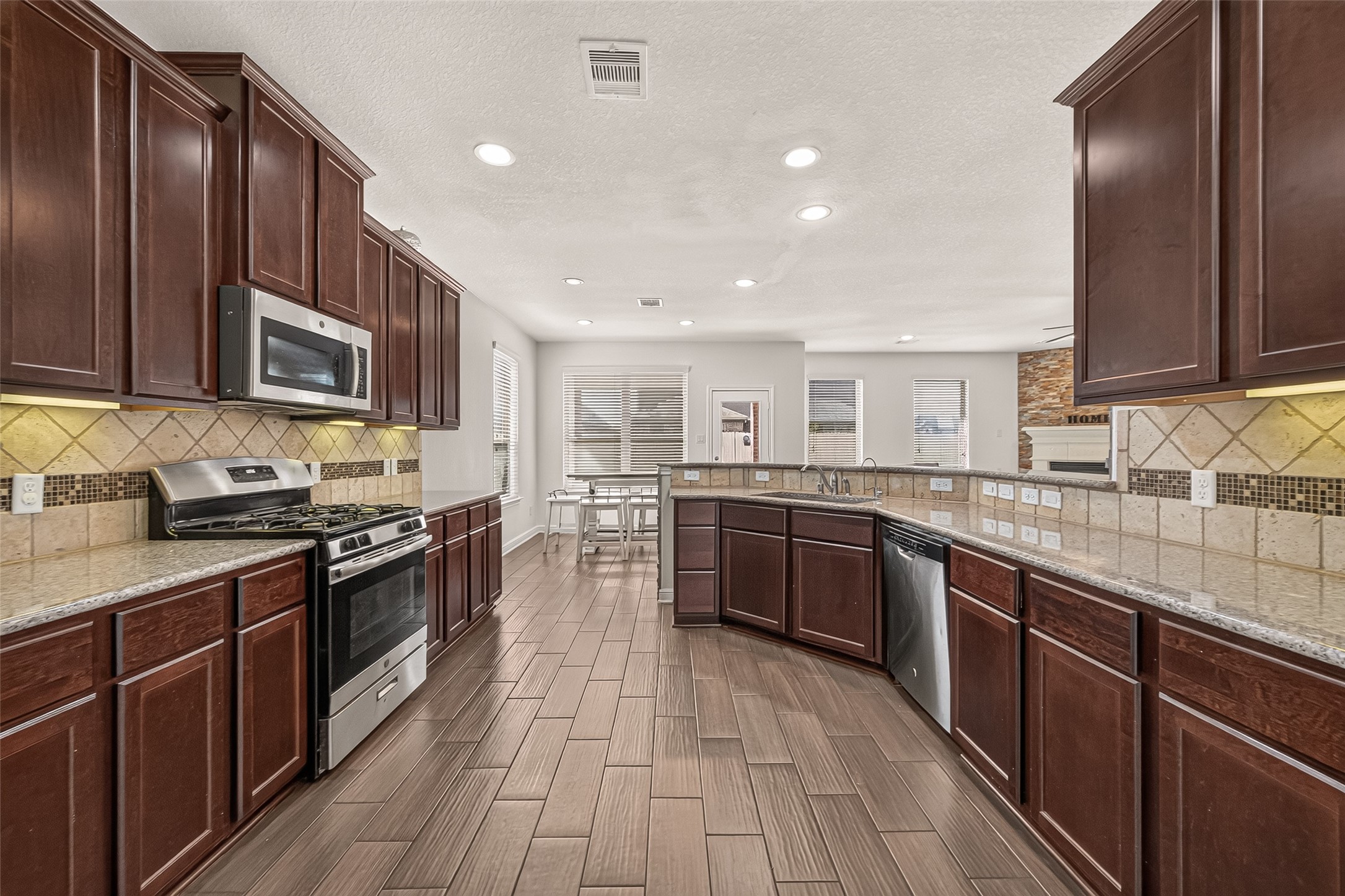 A spacious kitchen and breakfast room designed for everyday comfort and casual dining.