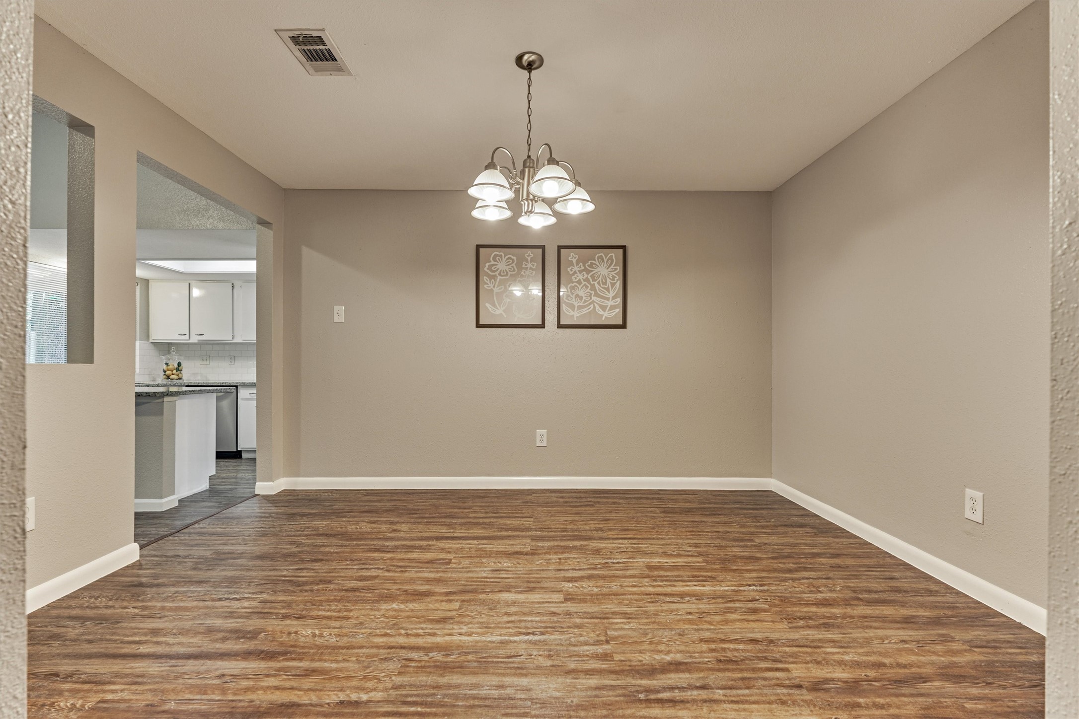 The neutral interior color palette makes decorating a breeze.