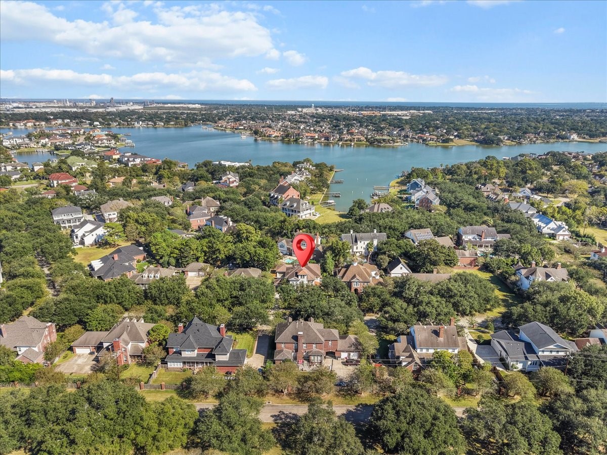 1218 Bluebonnet Drive, Seabrook, TX 77586