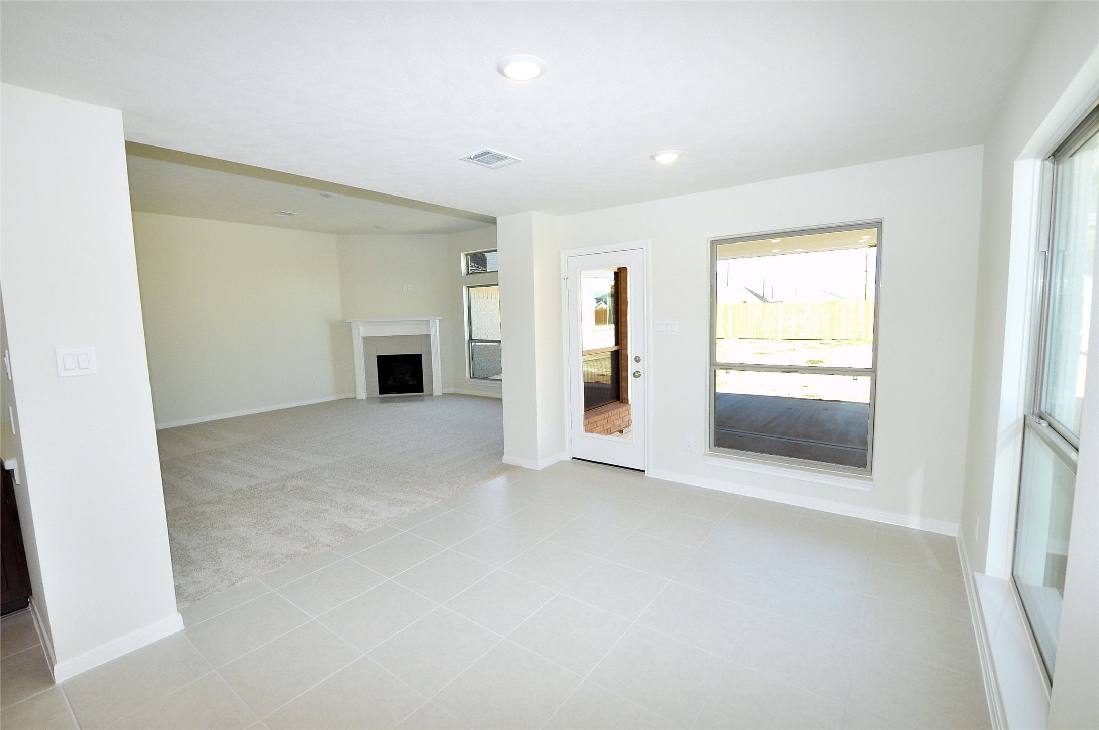Breakfast/Dining Area