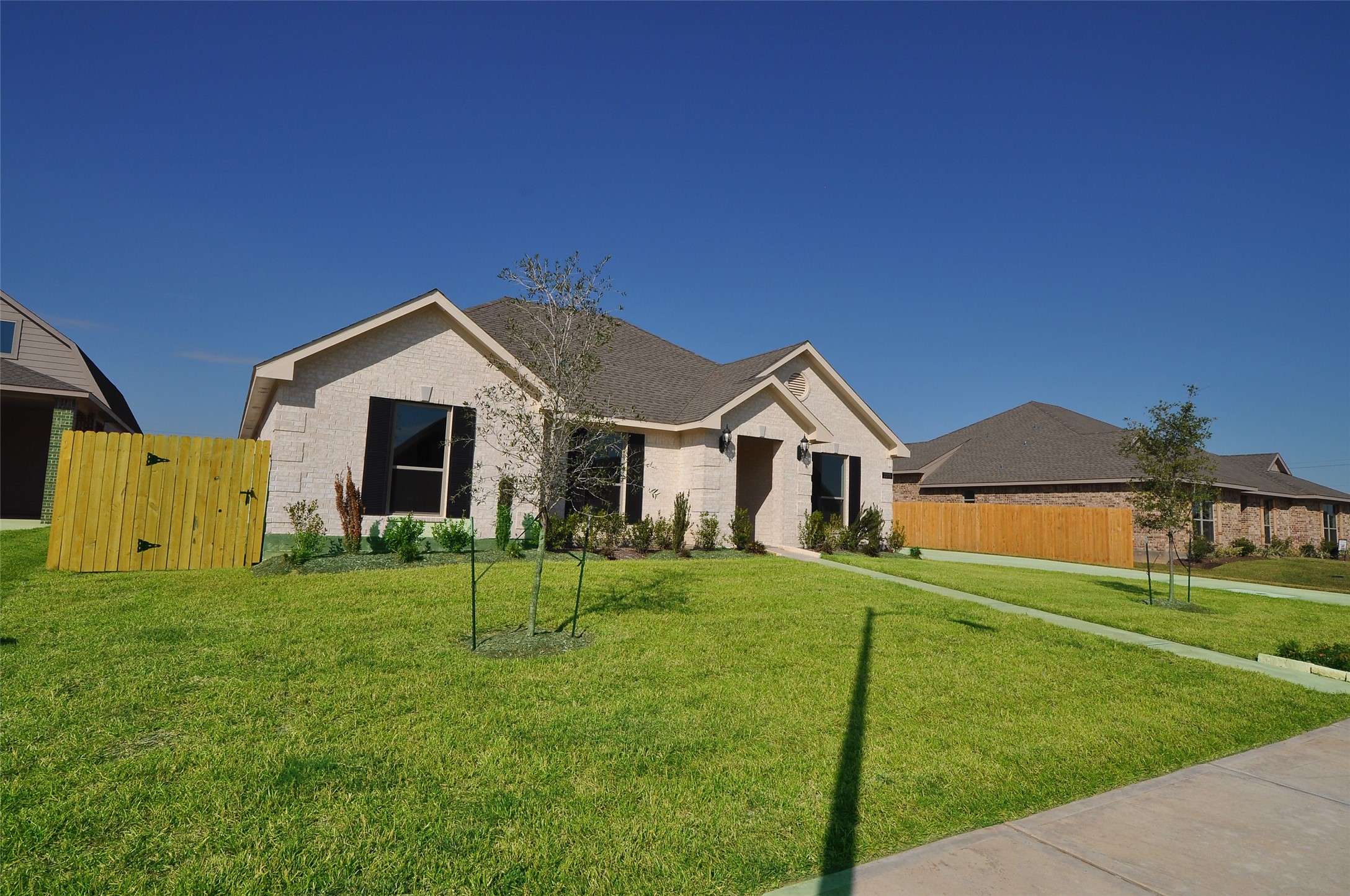 2210 ENSENADA Drive, League City, TX 77539