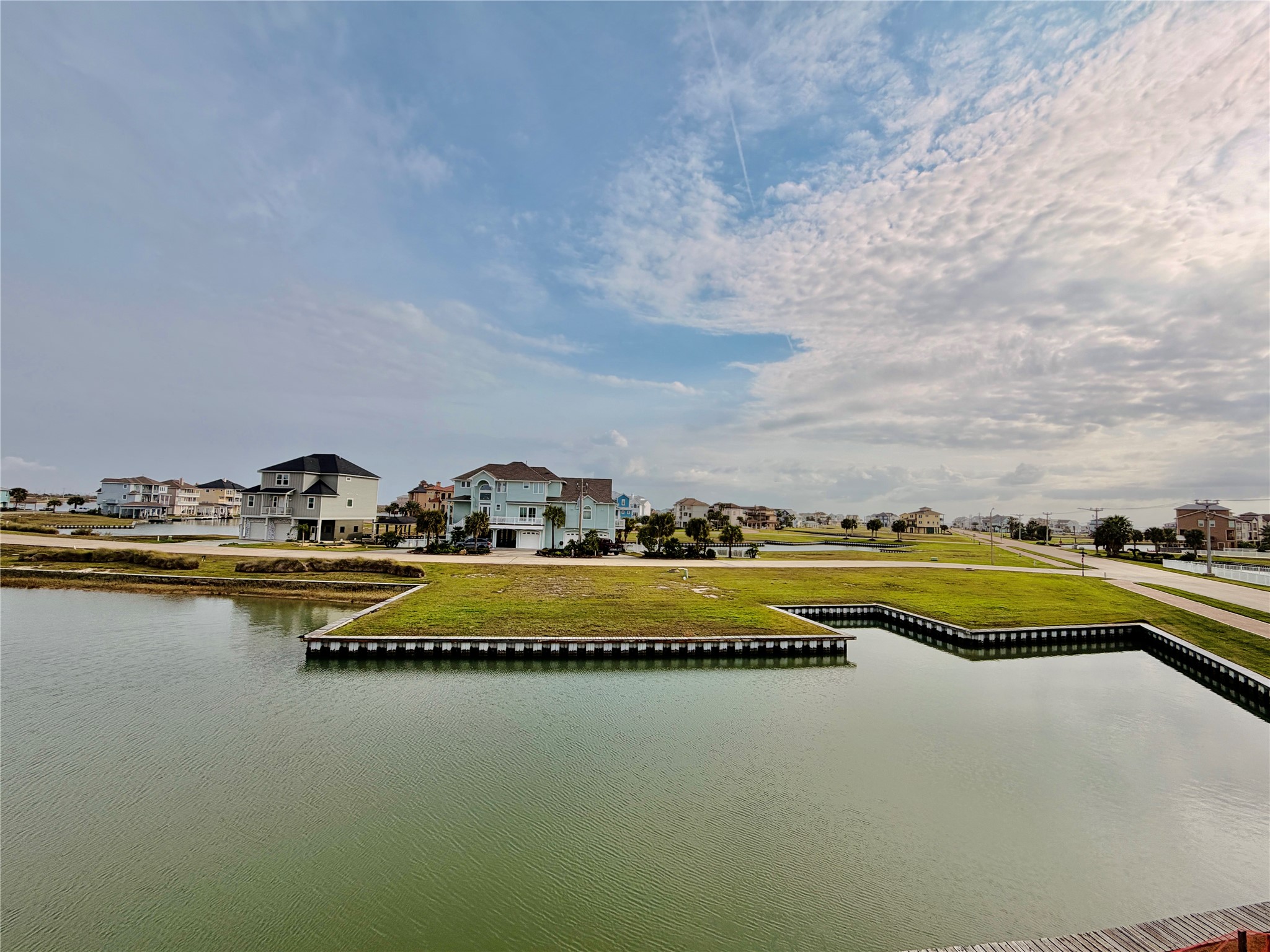 1 Largo, Hitchcock, TX 77563