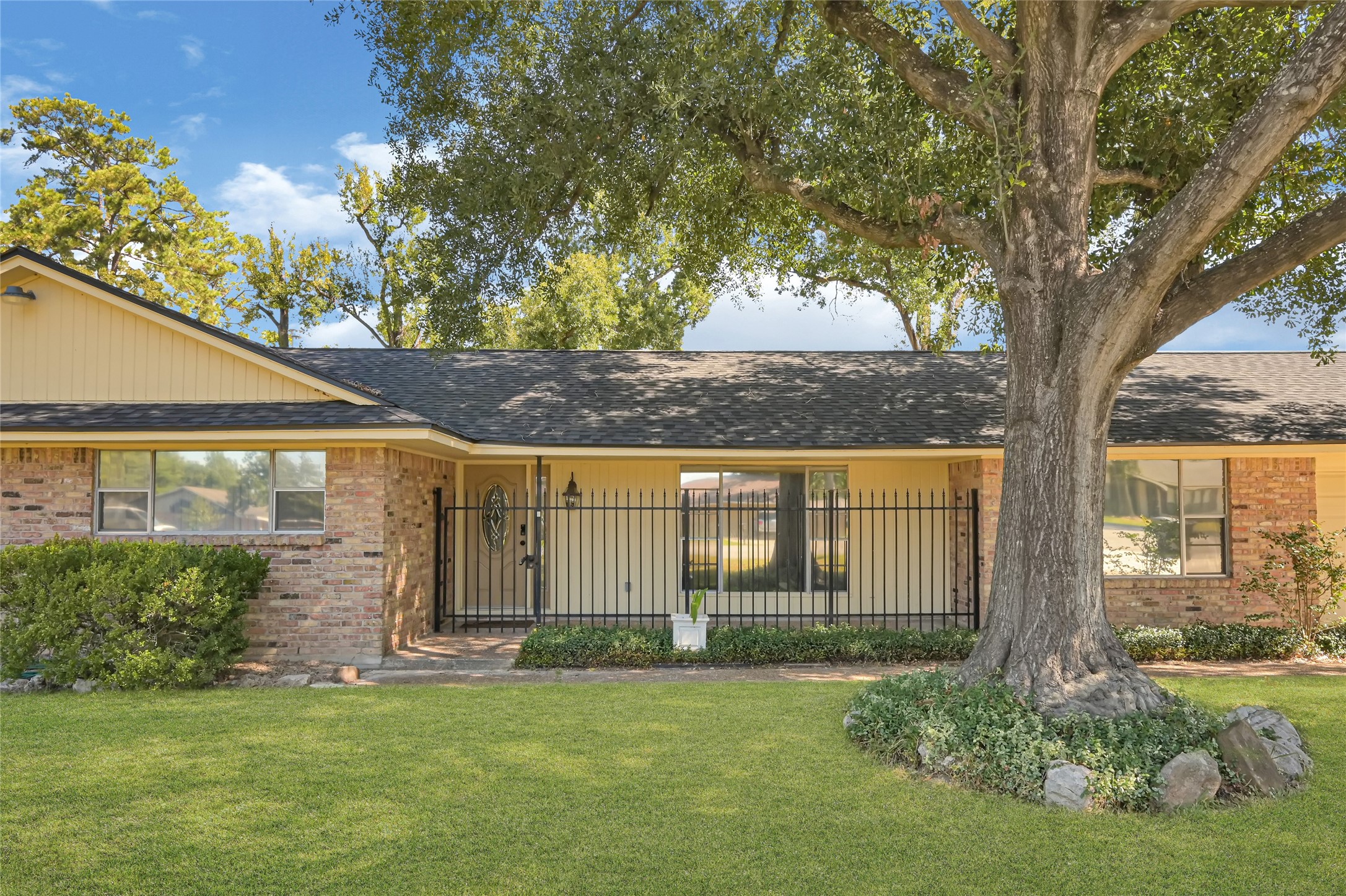 12738 Eastbrook Drive, Houston, TX 77013