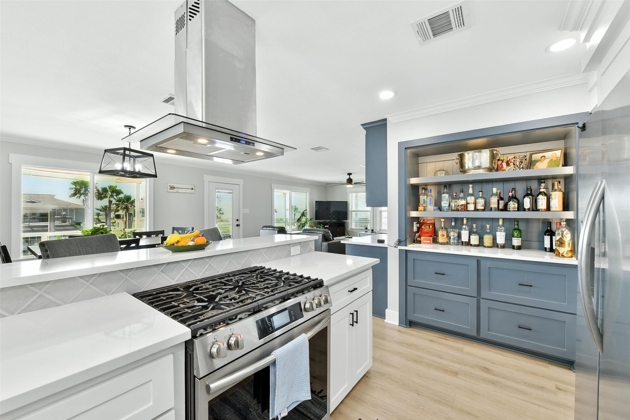 Kitchen/bar