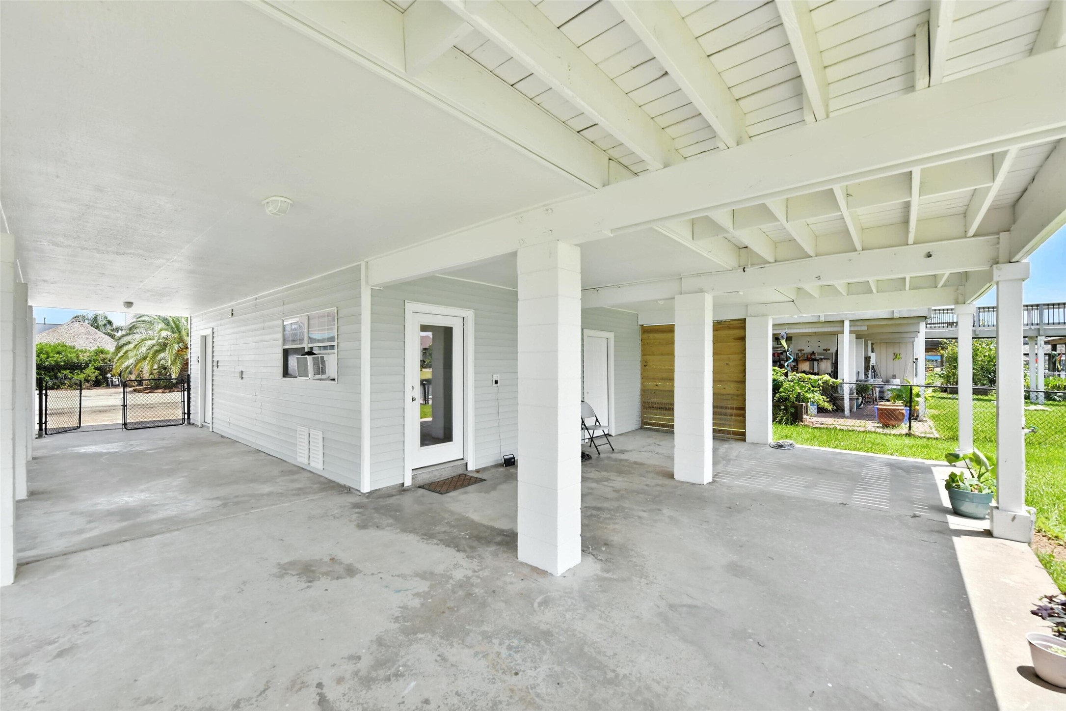 1127 Redfish Street, Bayou Vista, TX 77563